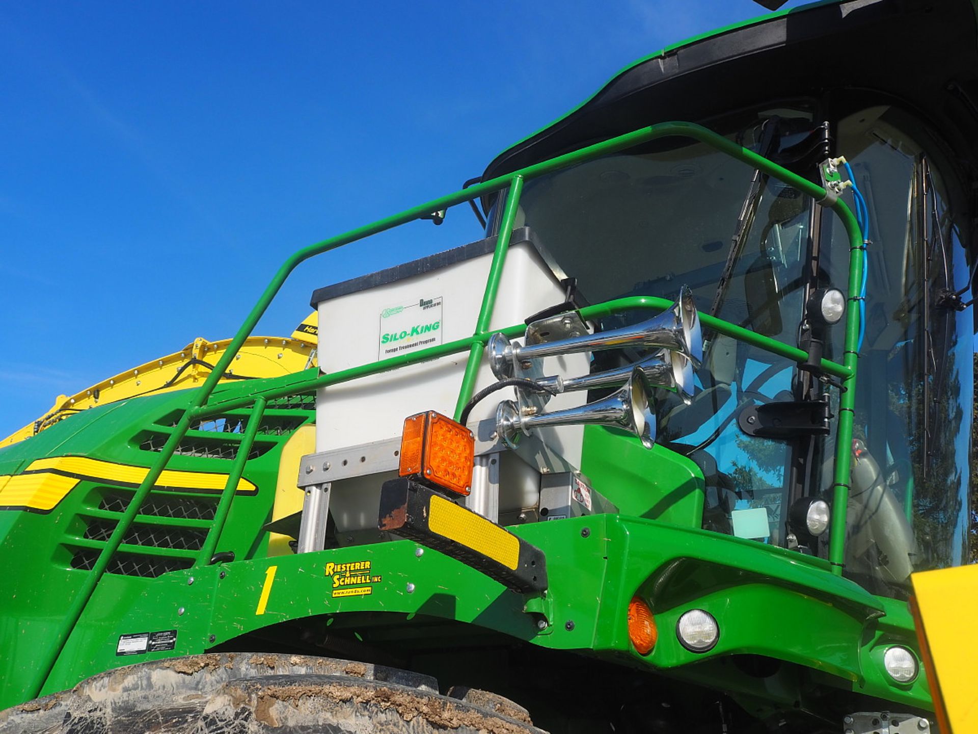 2017 JOHN DEERE 8800i FORAGE HARVESTER - Image 16 of 19