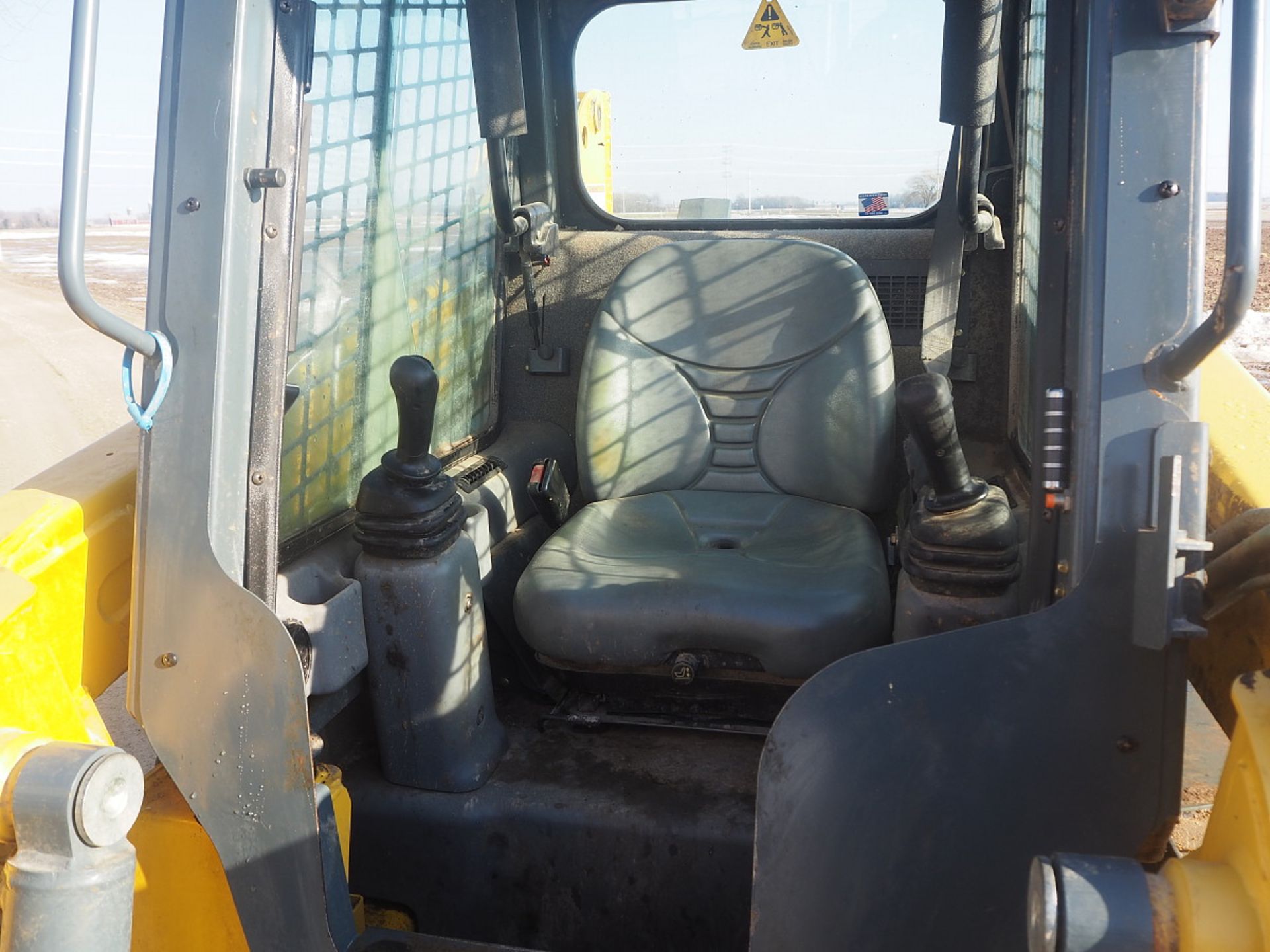 GEHL R165 SKID STEER w/BUCKET - Image 3 of 9