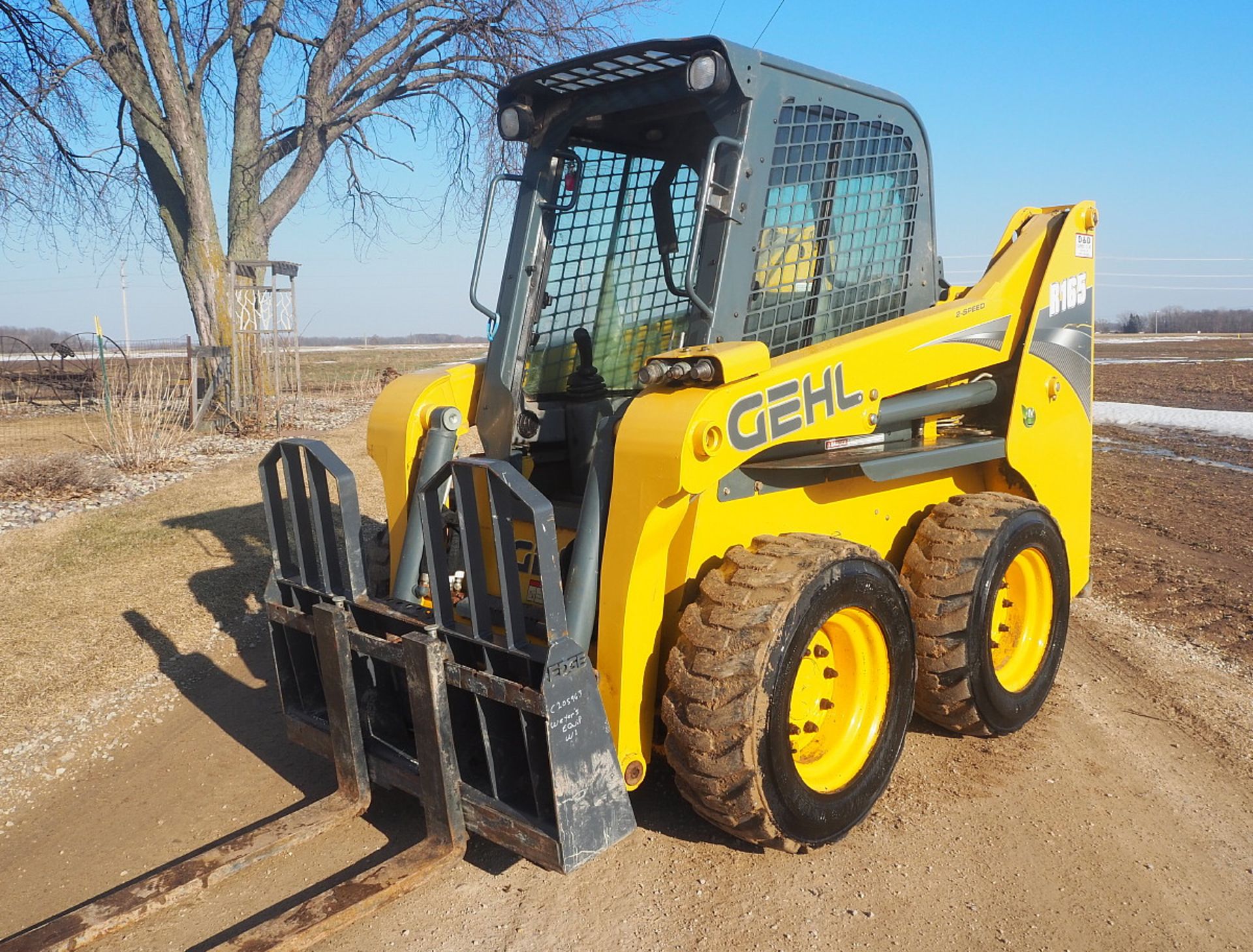 GEHL R165 SKID STEER w/BUCKET - Image 4 of 9