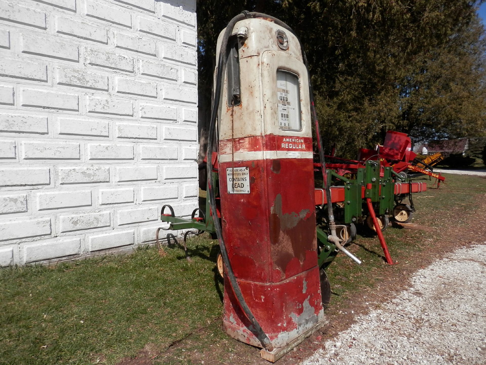 ANTIQUE STANDARD OIL GAS PUMP - Image 4 of 5