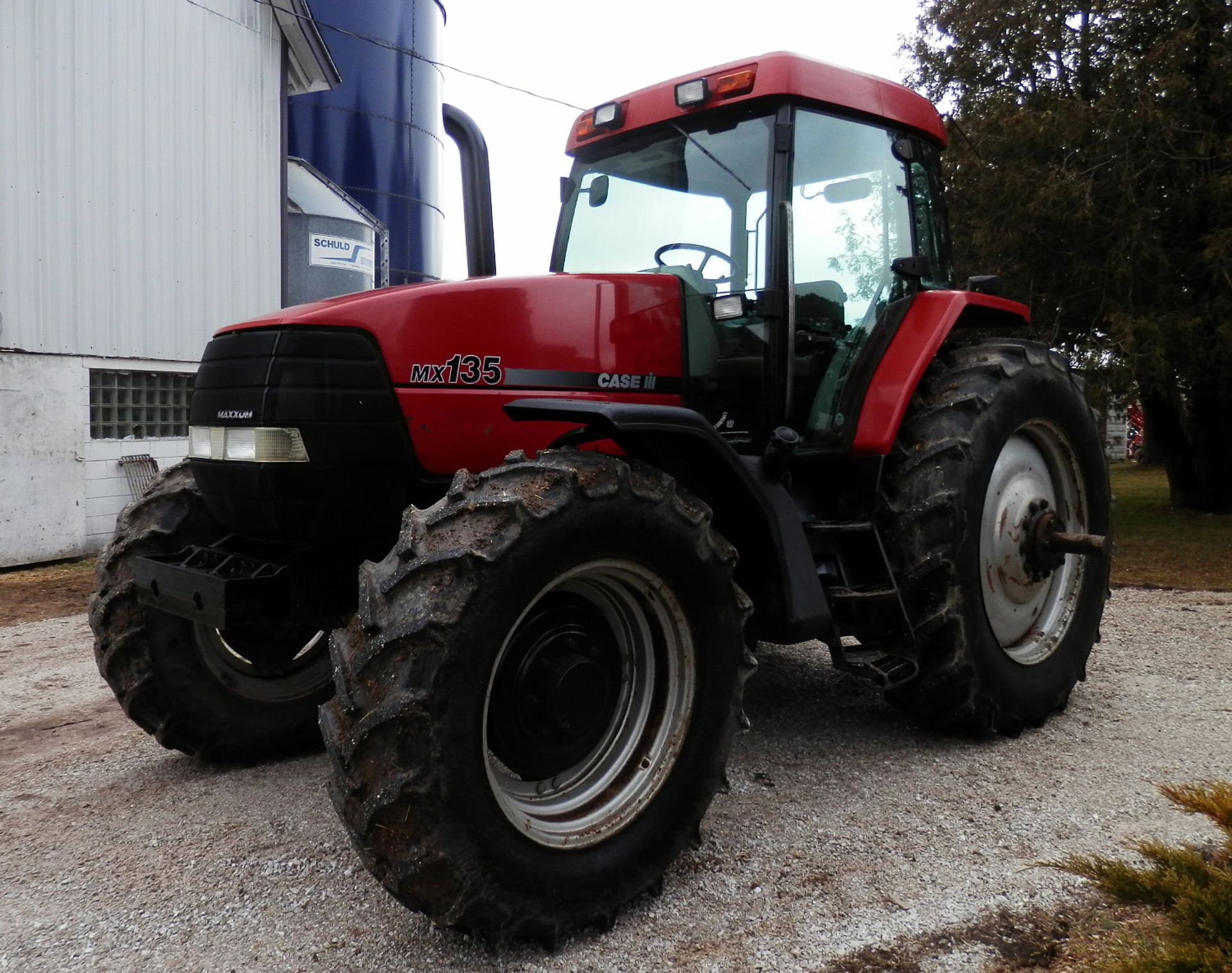 CASE IH MX 135 MFWD TRACTOR