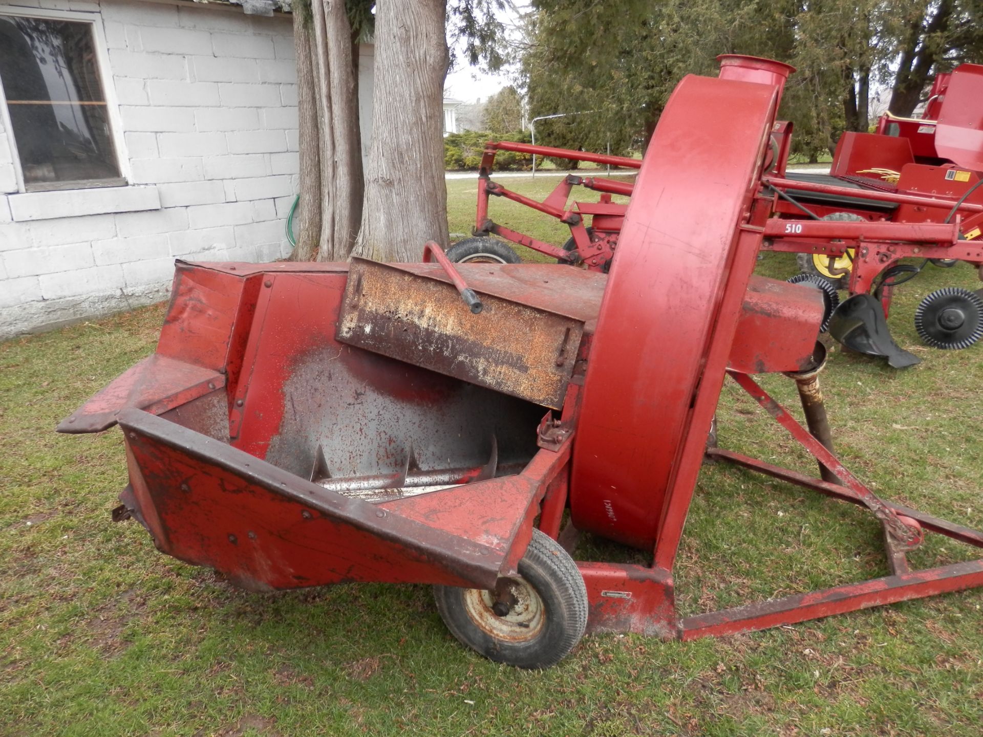 INTERNATIONAL 56 FORAGE BLOWER - Image 2 of 4