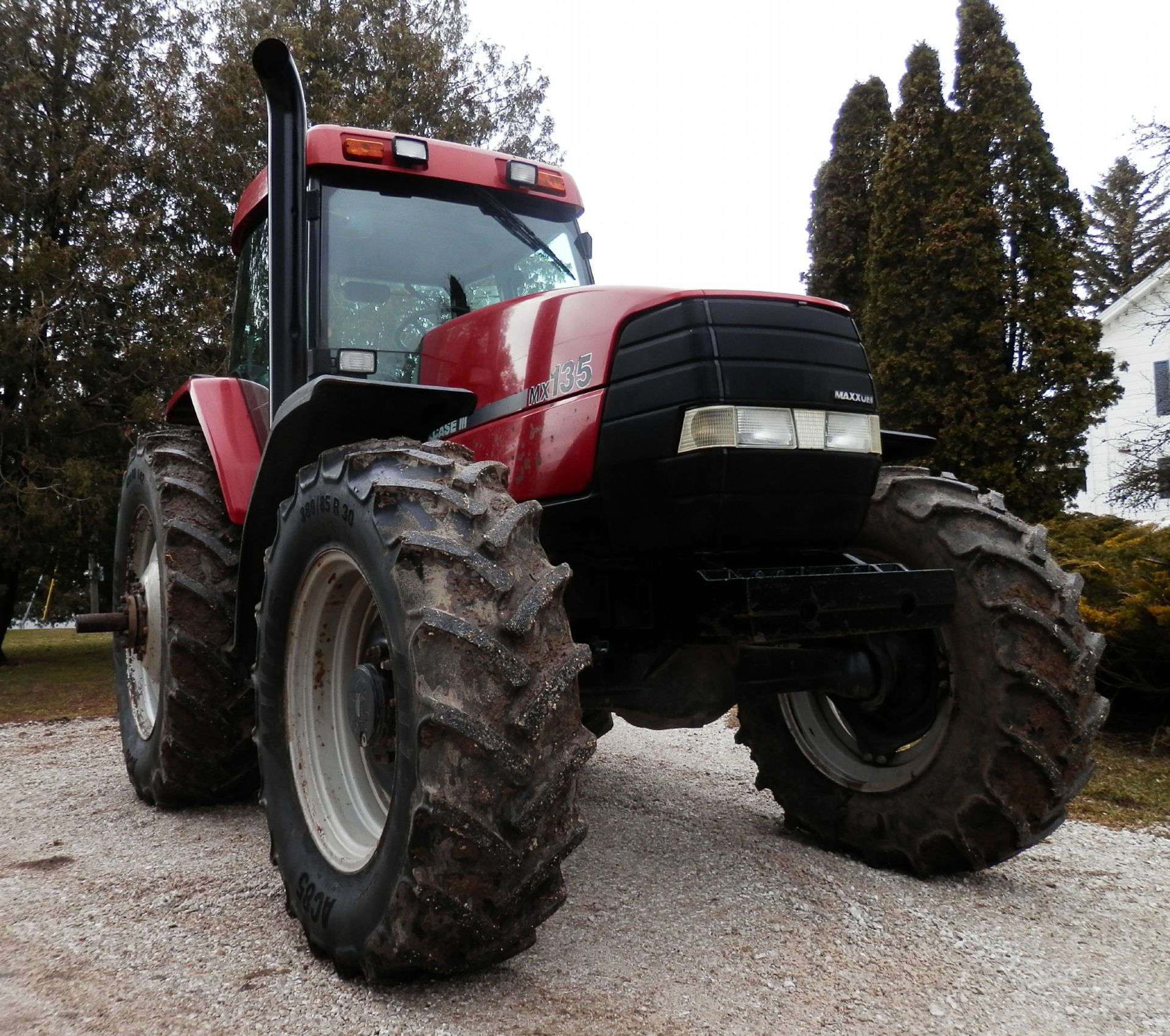 CASE IH MX 135 MFWD TRACTOR - Image 2 of 11