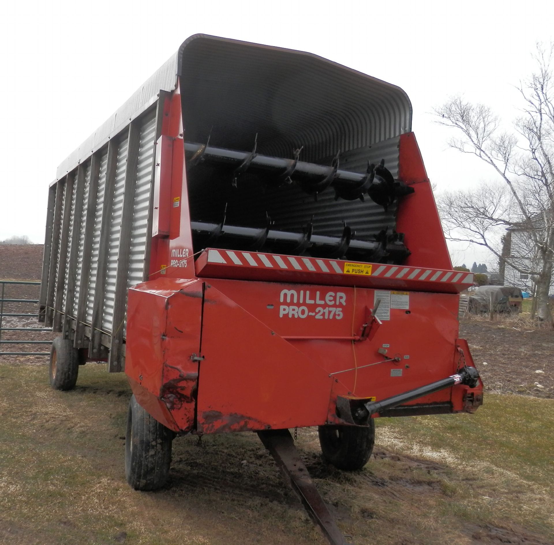 MILLER PRO 2175 18' LH FORAGE WAGON - Image 2 of 6