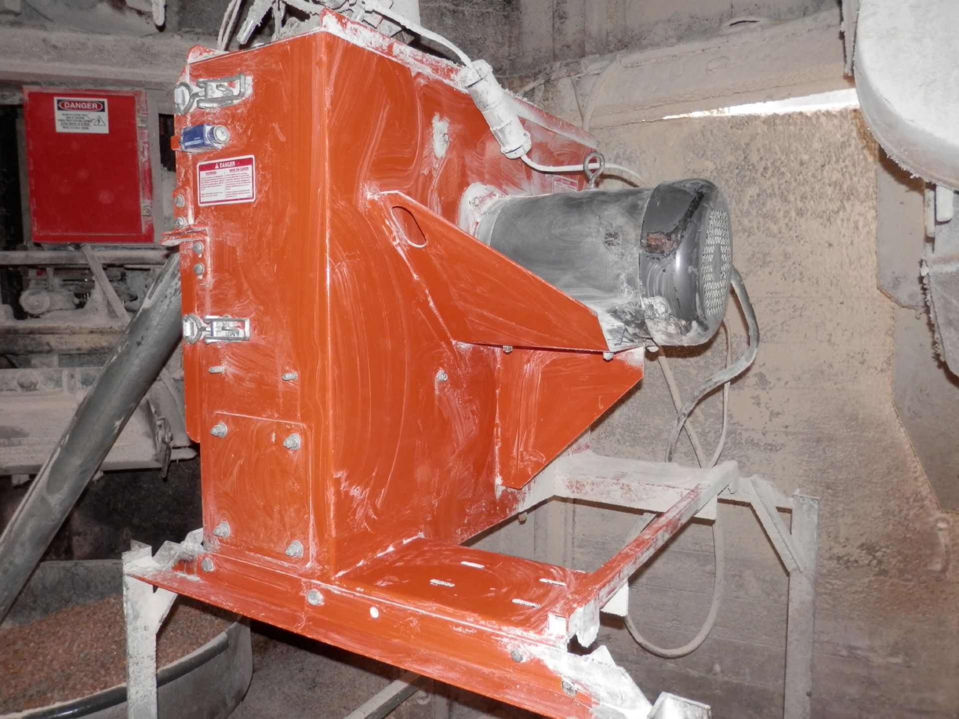 VAL METAL HAMMER MILL - Image 3 of 3