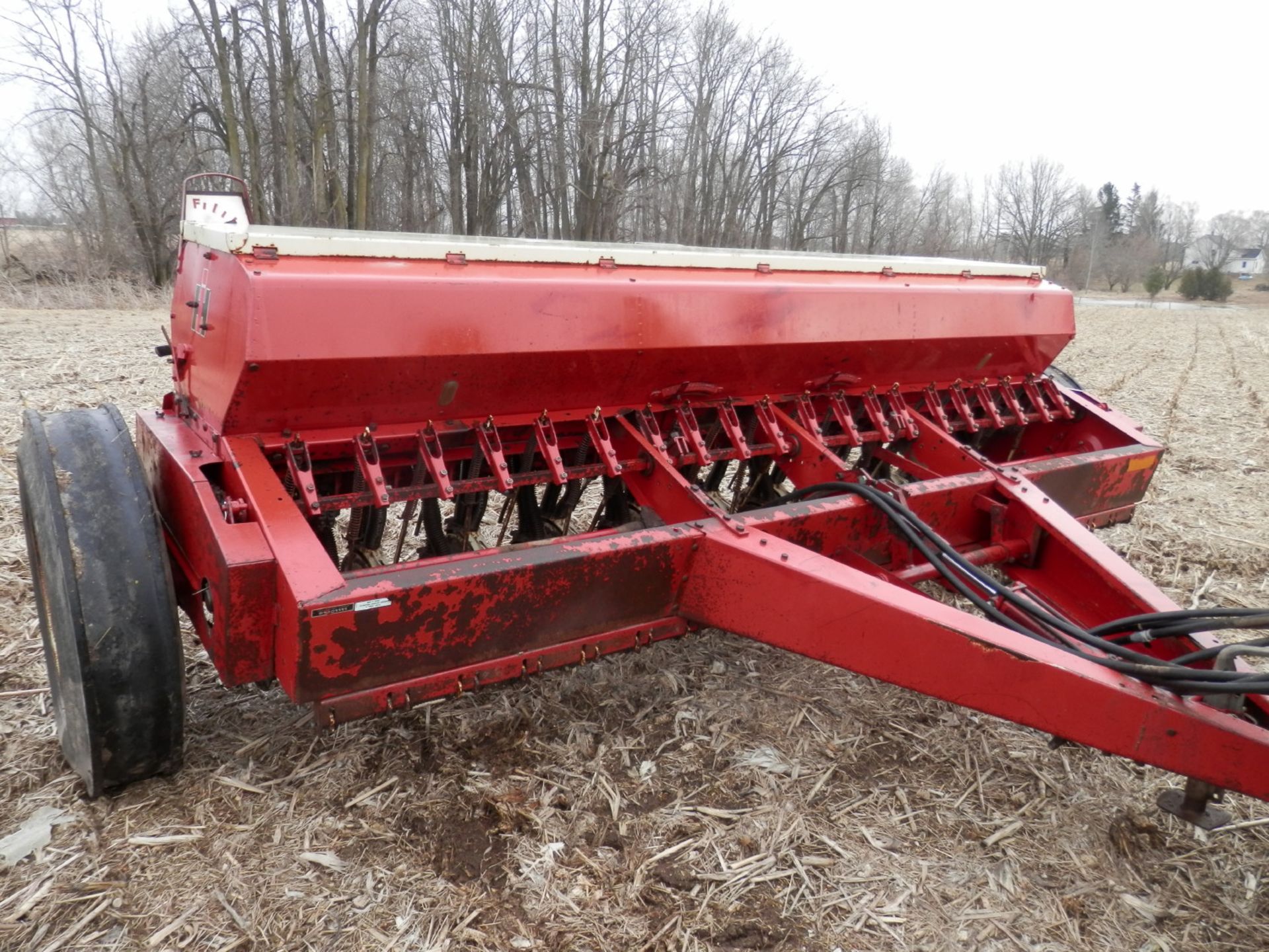 IH 510 GRAIN DRILL W/GRASS SEED