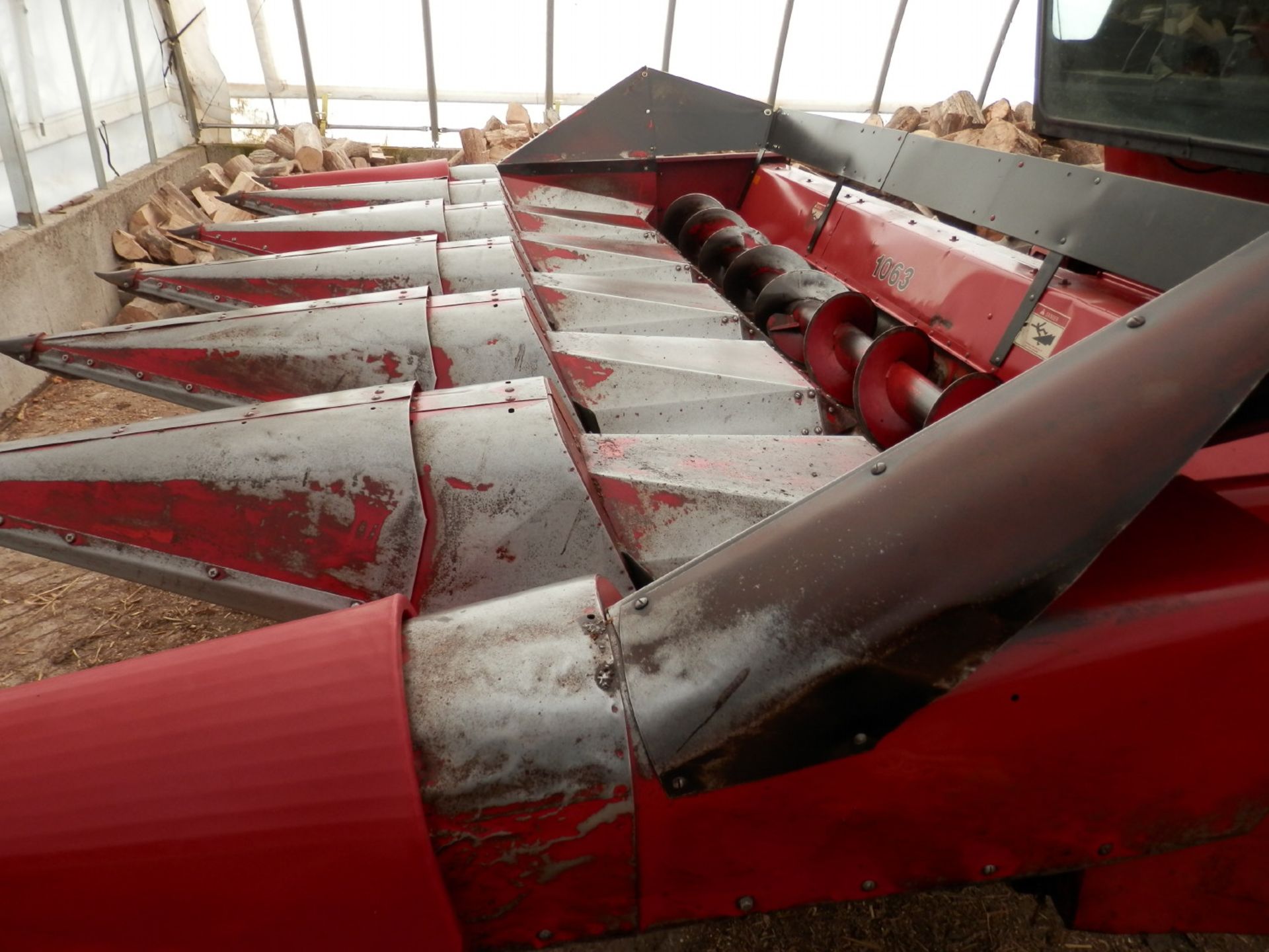 CIH 1063 6R Combine CORN HEAD - Image 11 of 12