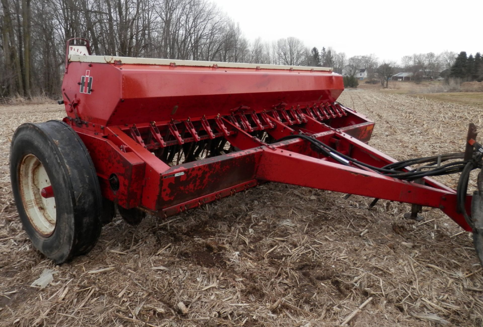 IH 510 GRAIN DRILL W/GRASS SEED - Image 2 of 6