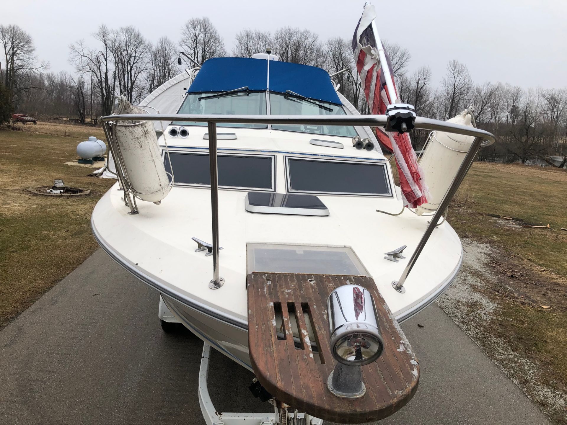 1984 SEA RAY 270 27' BOAT - Image 2 of 9