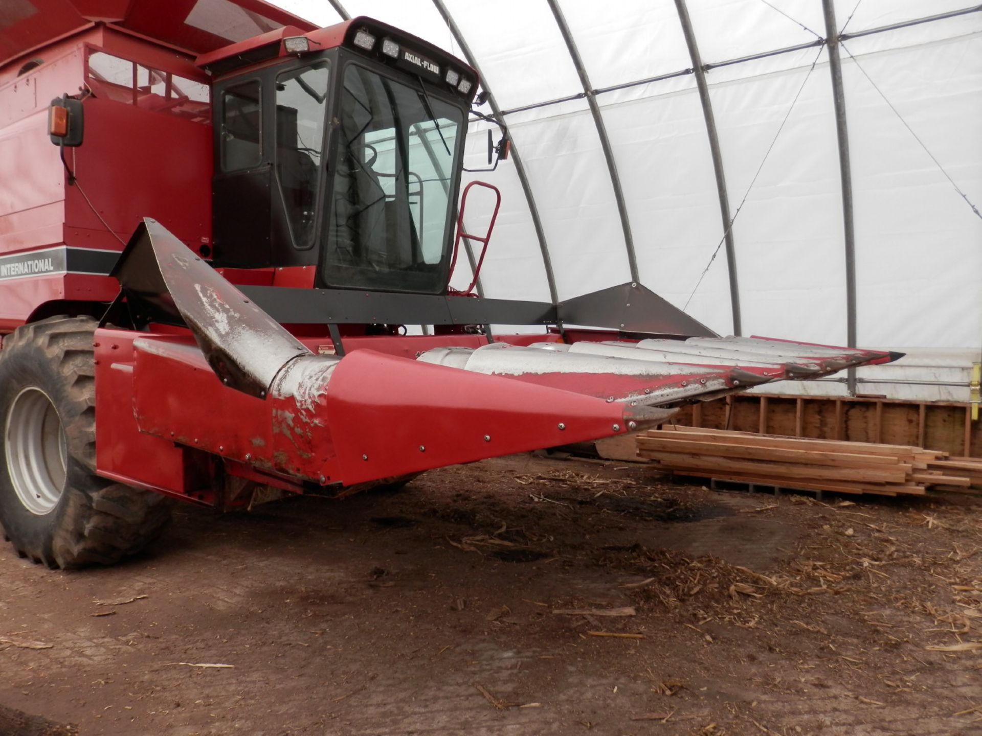 CIH 1063 6R Combine CORN HEAD - Image 7 of 12