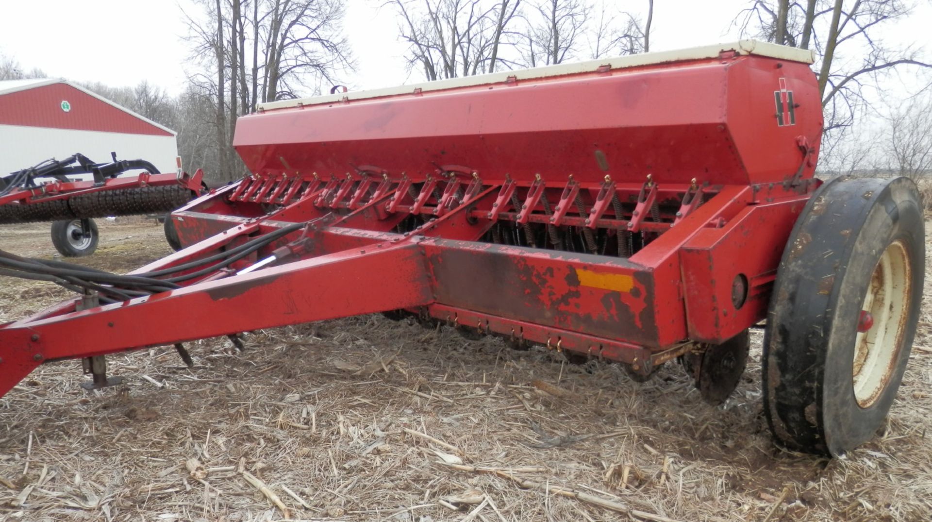 IH 510 GRAIN DRILL W/GRASS SEED - Image 3 of 6