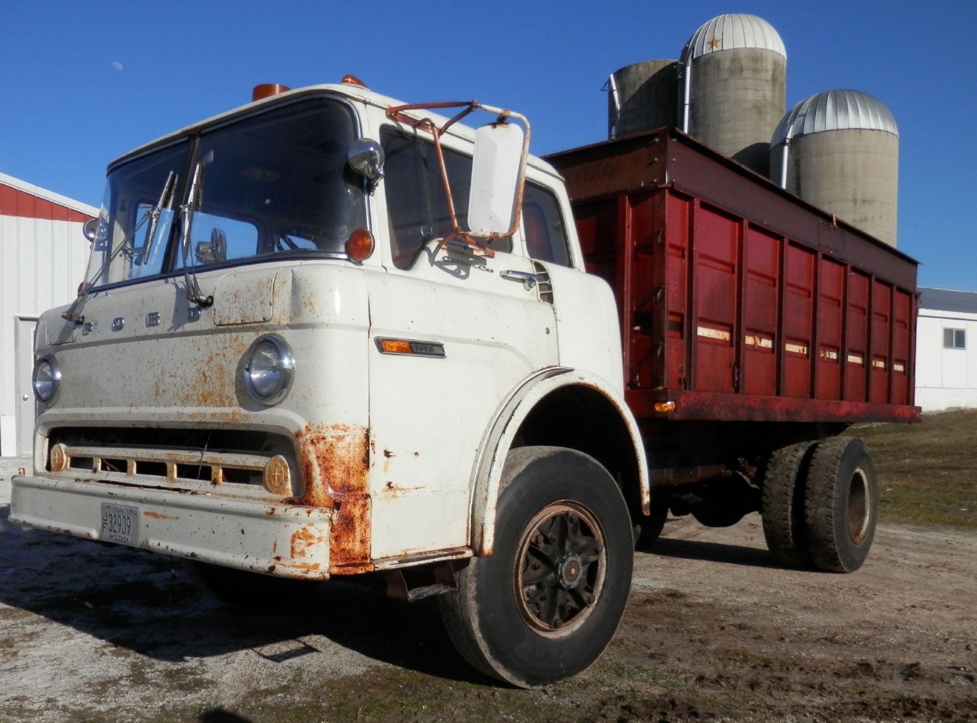 1975 FORD C900 CUSTOM GRAIN TRUCK