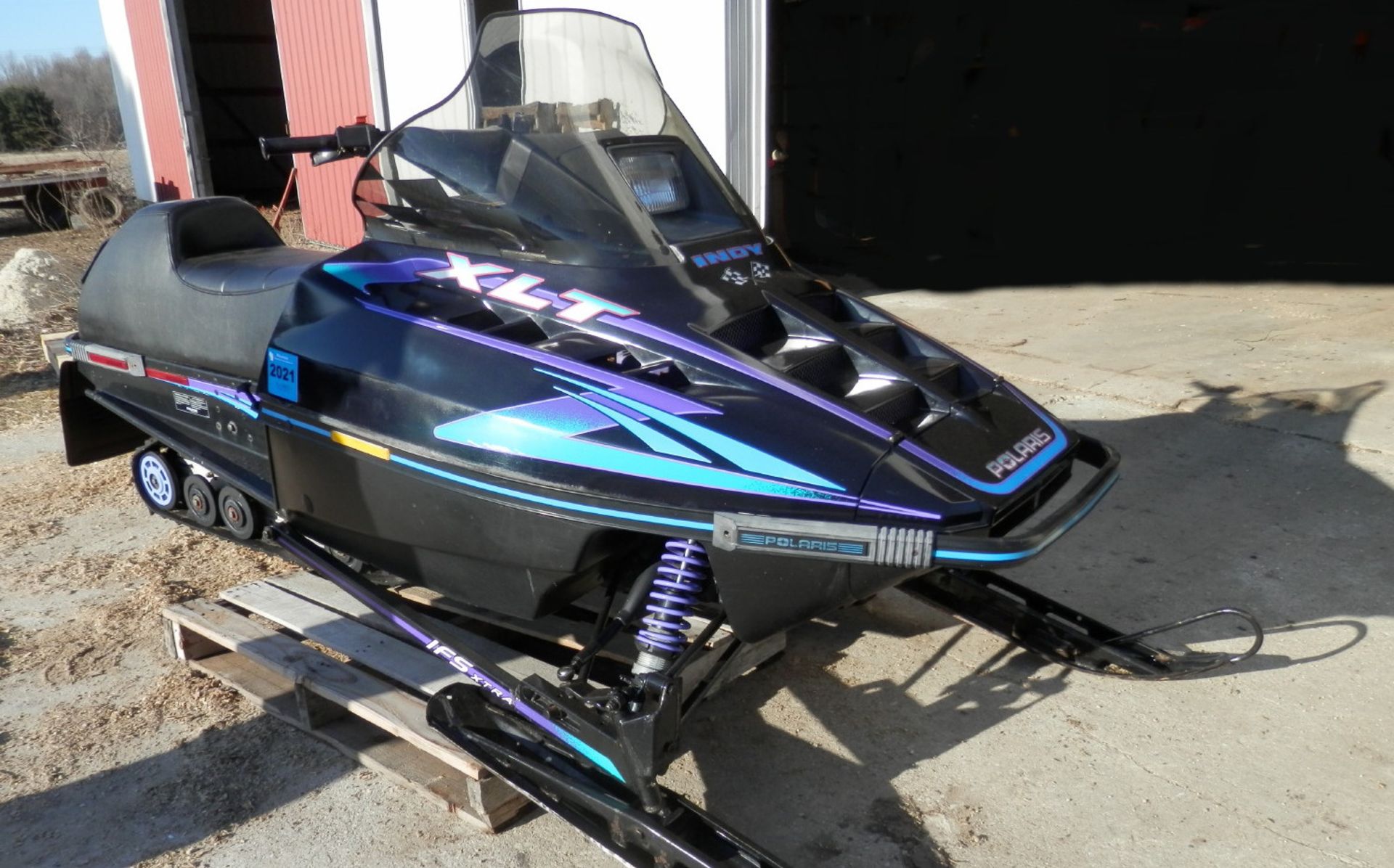 POLARIS INDY SNOWMOBILE - Image 2 of 11