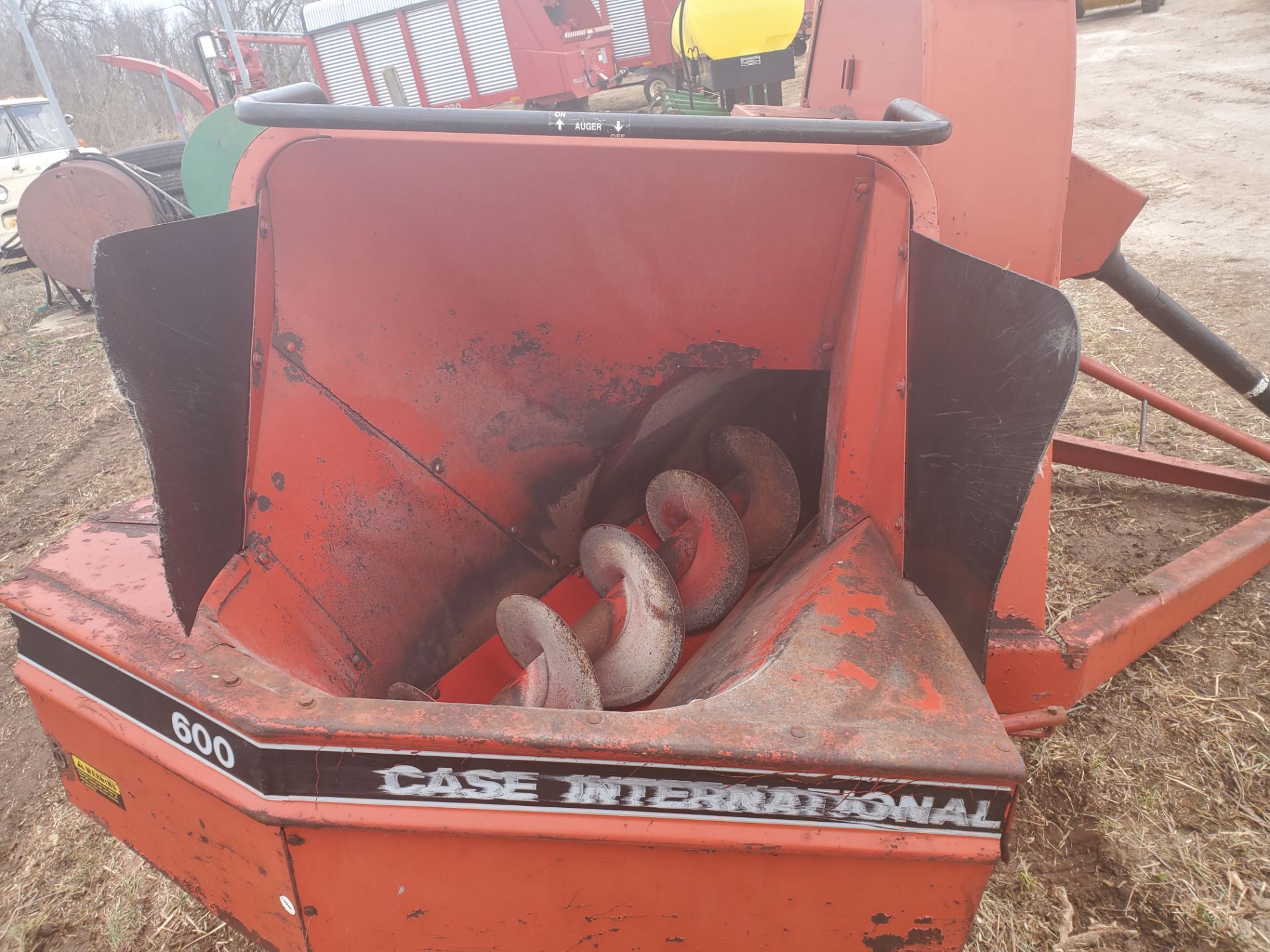 CASE IH 600 FORAGE BLOWER - Image 3 of 4