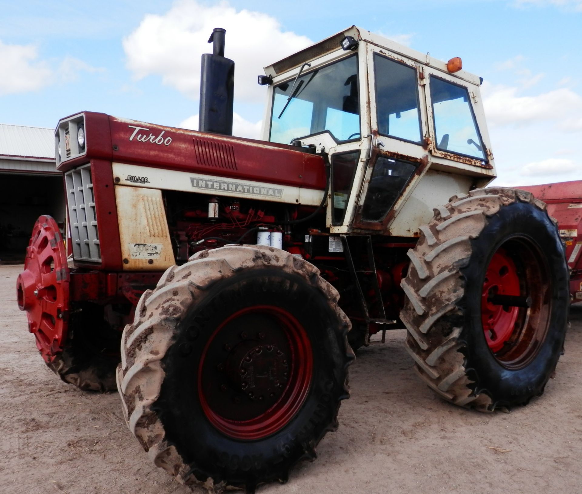 IH 1586, !H 1086 w/Elwood MFWD, JD 2630 Dsl Utility & More - Image 2 of 5