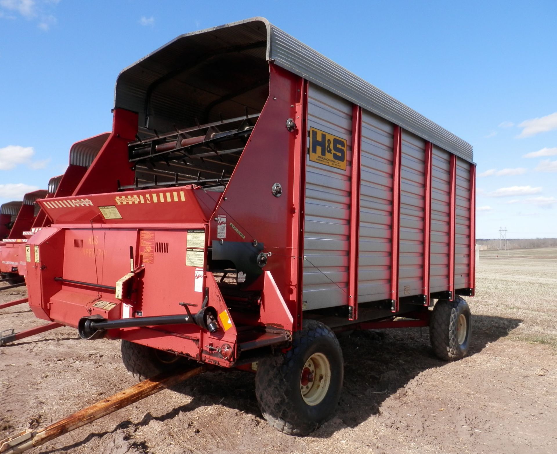 H&S SUPER 7+4 16' LH SU FORAGE WAGON