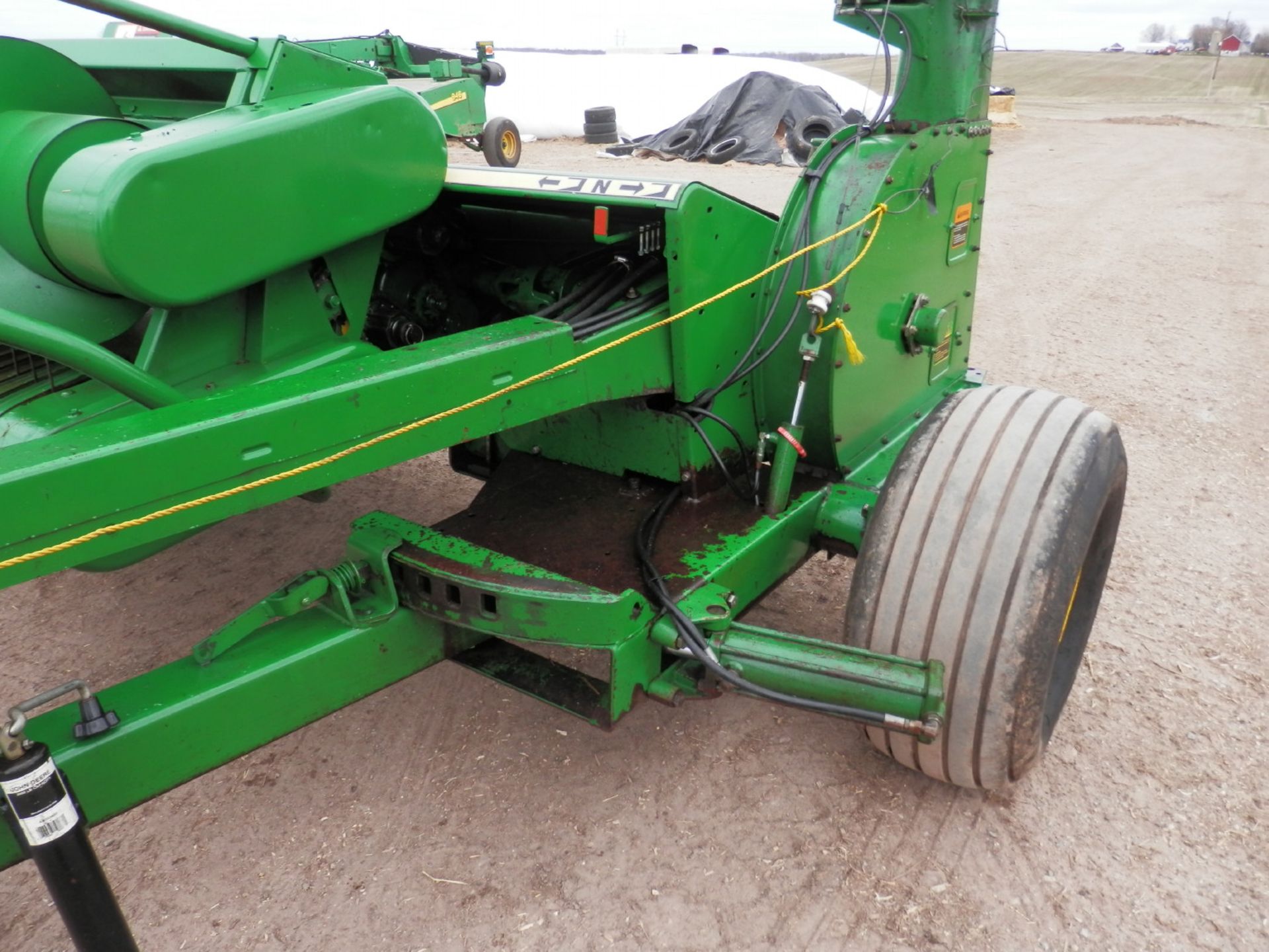 JOHN DEERE 3950 FORAGE CHOPPER W/HAY HEAD - Image 3 of 6