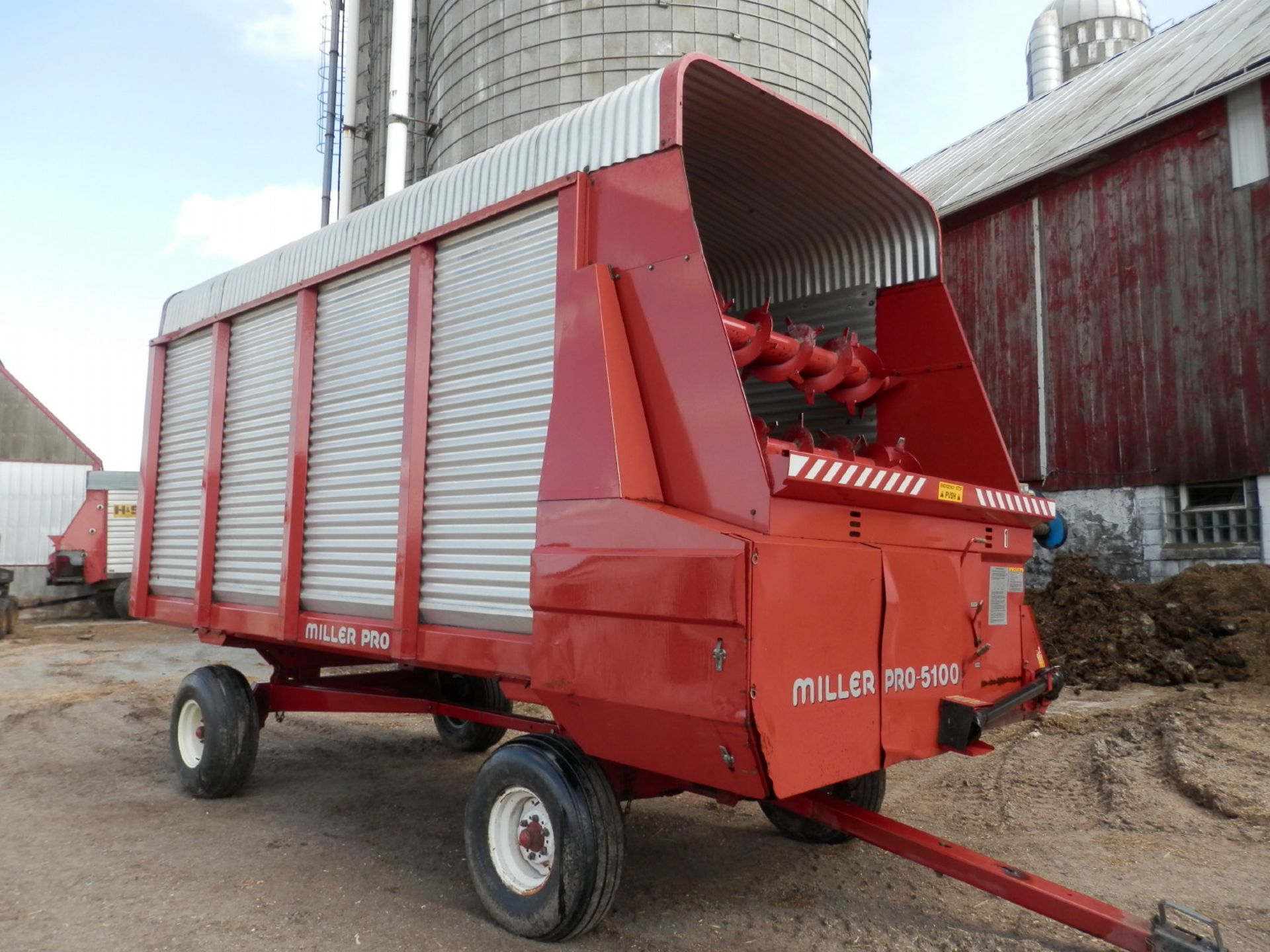 MILLER PRO 5100 16' LH FORAGE WAGON - Image 3 of 7