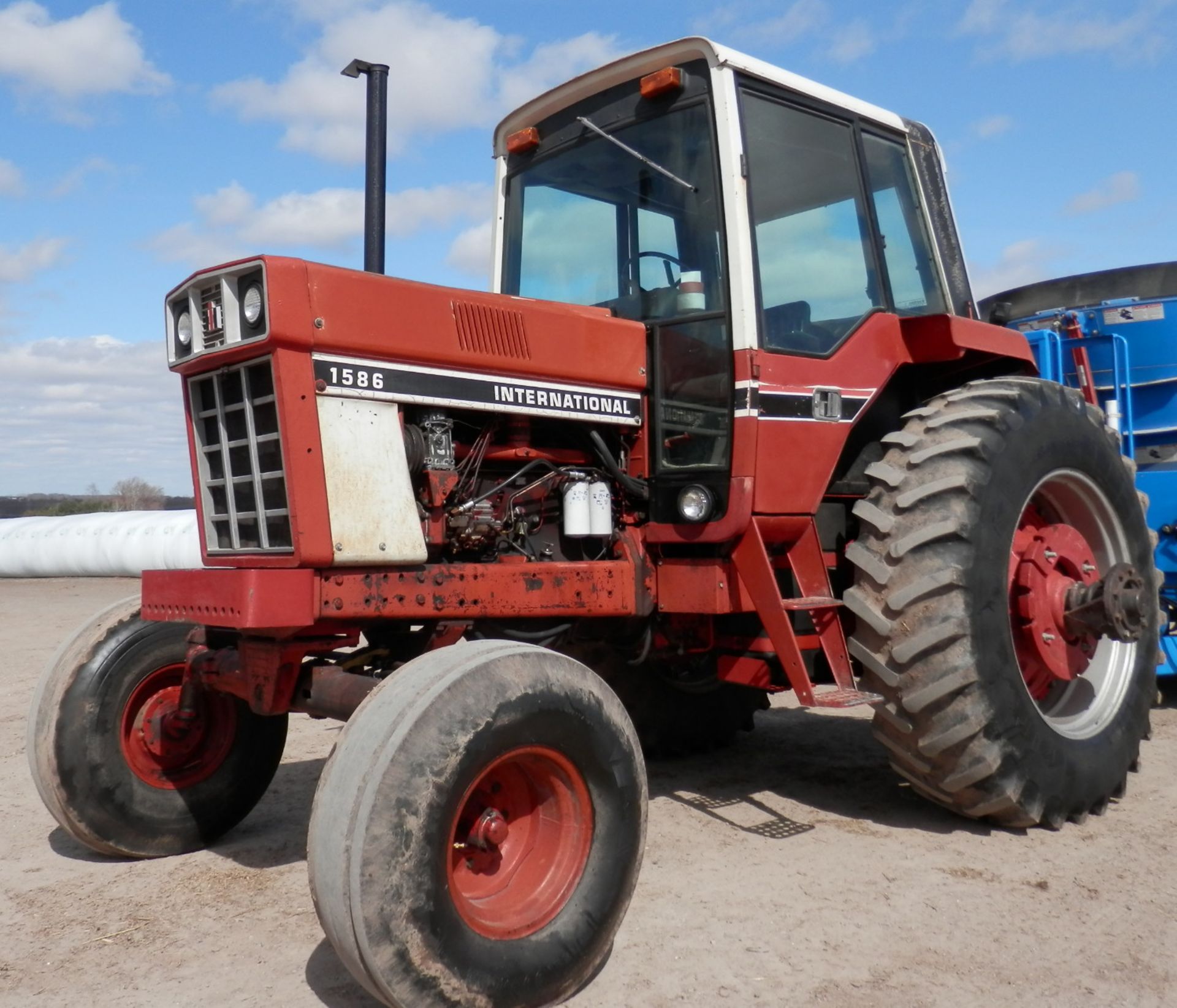 IH 1586, !H 1086 w/Elwood MFWD, JD 2630 Dsl Utility & More - Image 3 of 5