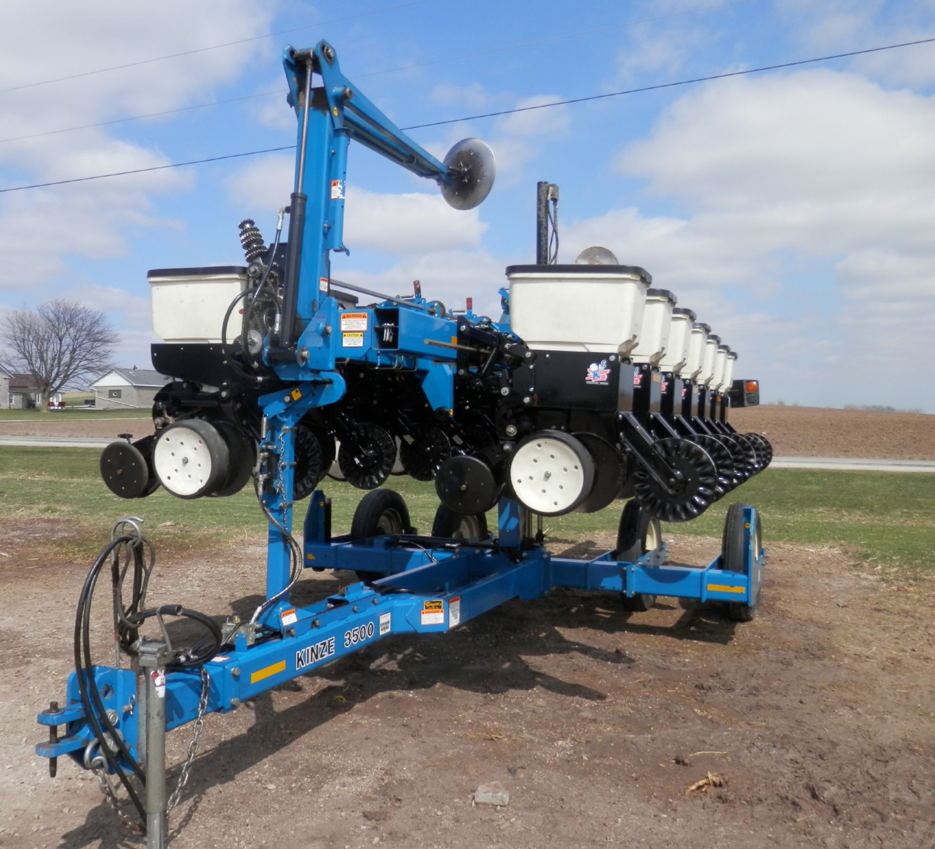 KINZE 3500 TWIN ROW EVOLUTION SERIES INTERPLANT 15R PLANTER - Image 2 of 11