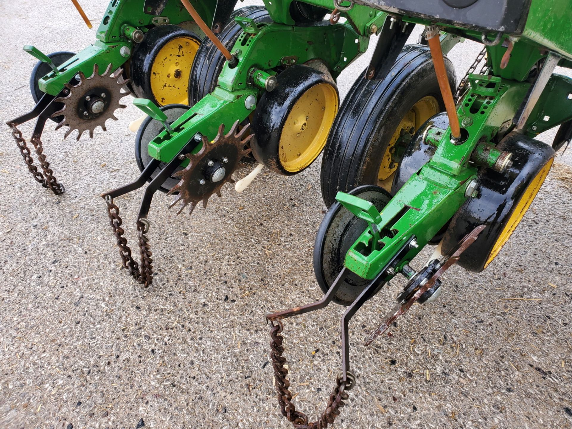 JOHN DEERE 7200 MAXEMERGE 6RN PLANTER - Image 6 of 6