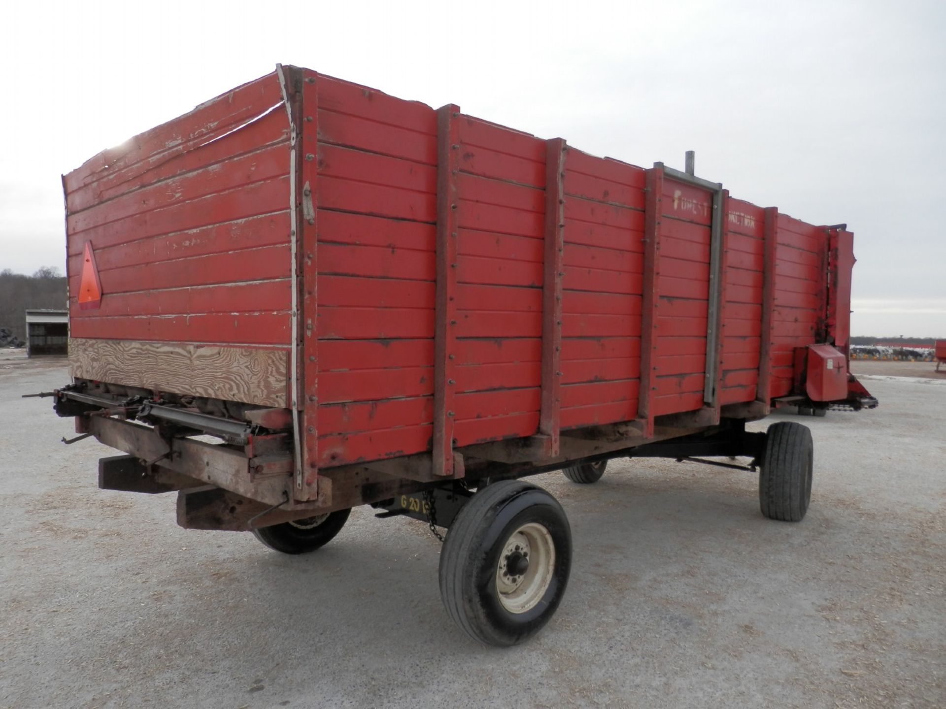 HUEBNER 16' CUT OFF FORAGE BOX - Image 2 of 6