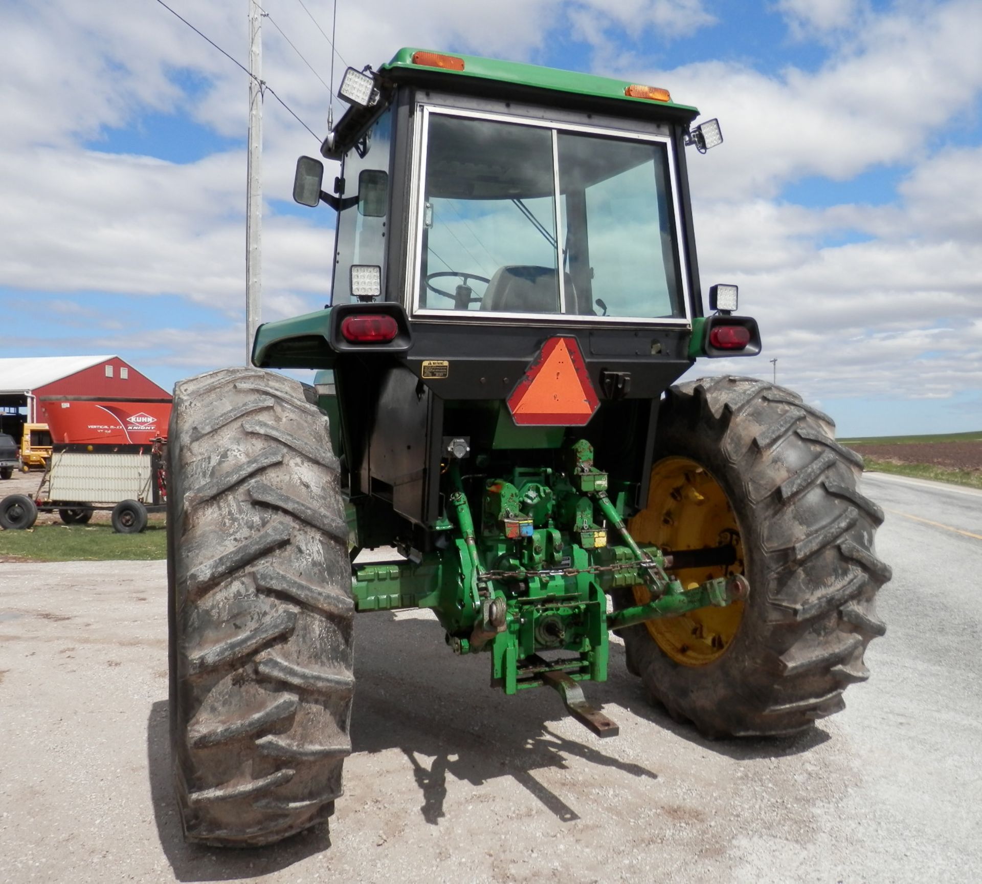 JOHN DEERE 4440 2WD TRACTOR - Image 4 of 12