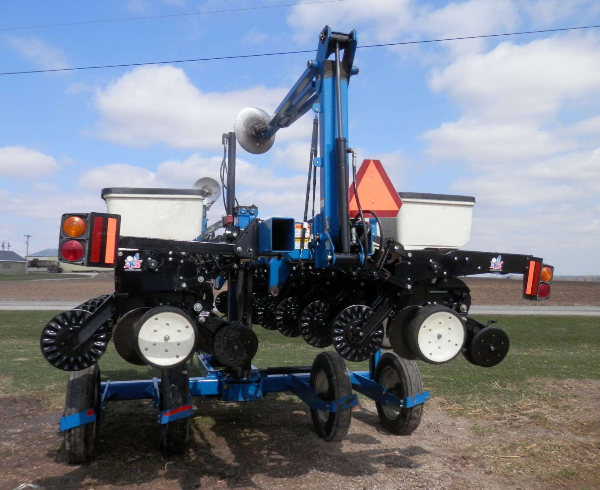 KINZE 3500 TWIN ROW EVOLUTION SERIES INTERPLANT 15R PLANTER - Image 3 of 11