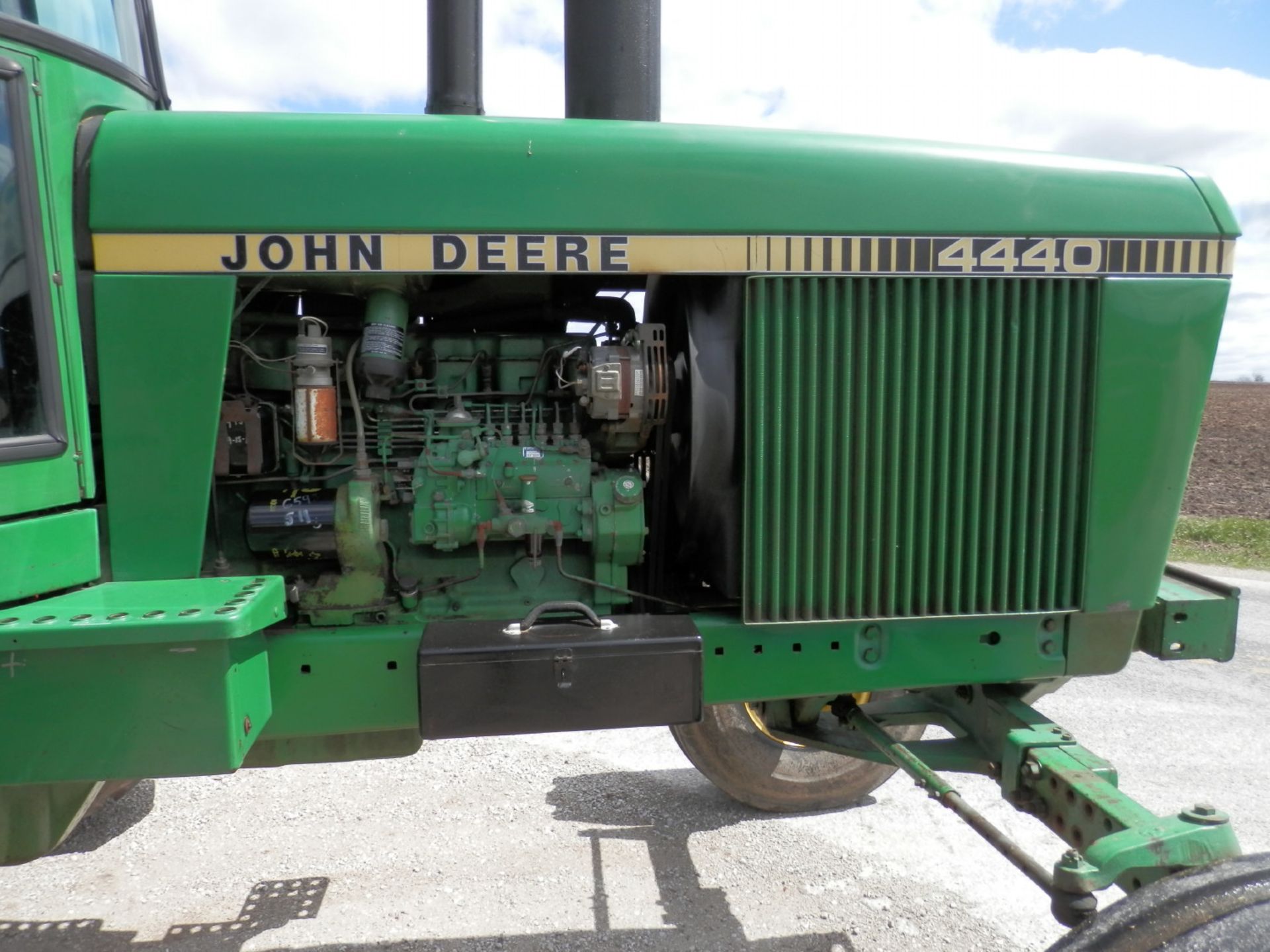 JOHN DEERE 4440 2WD TRACTOR - Image 6 of 12