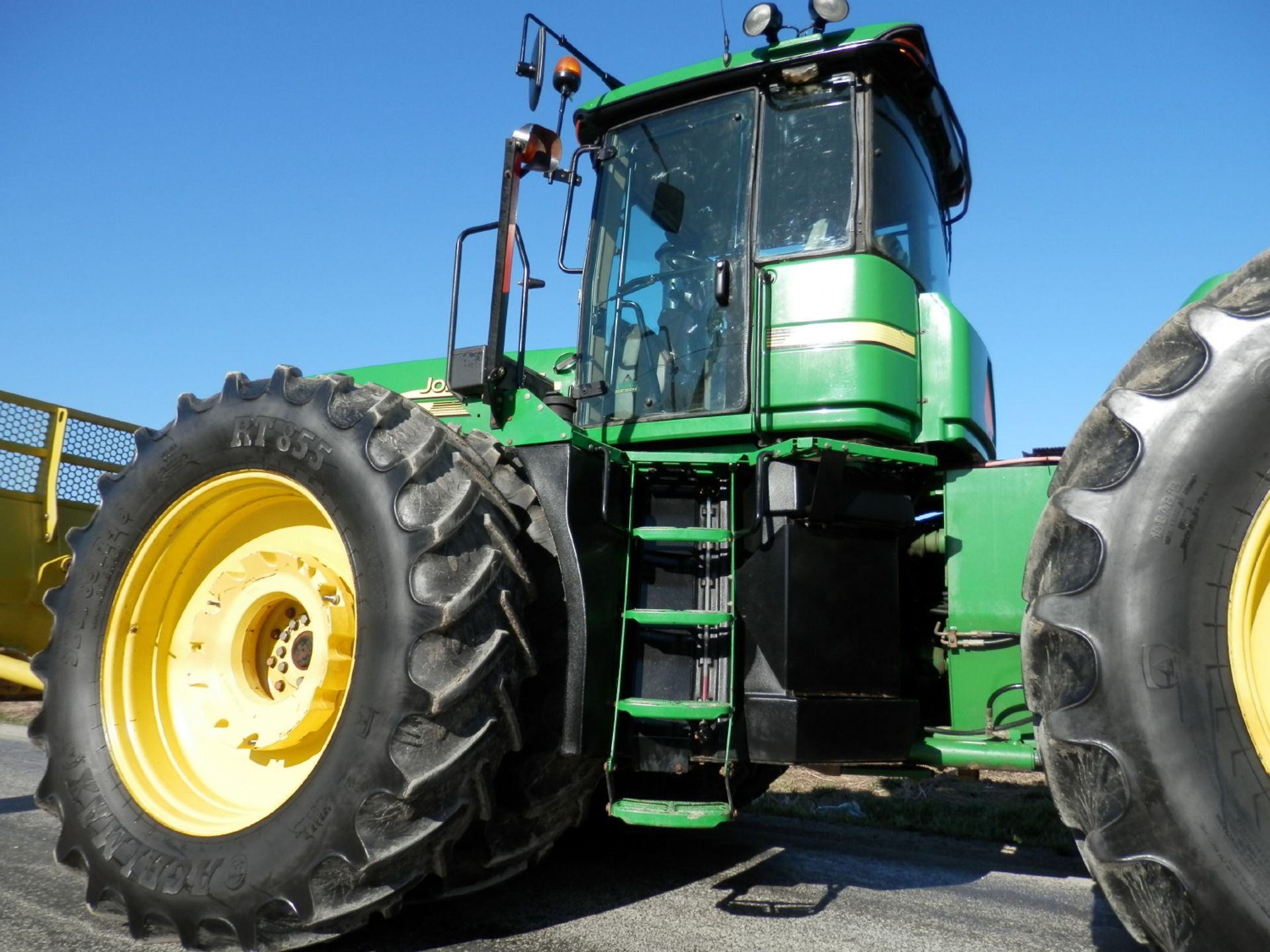 JOHN DEERE 9420 4x4 TRACTOR WITH DEGELMAN MDL. 14-7900 PUSH BLADE - Image 17 of 27