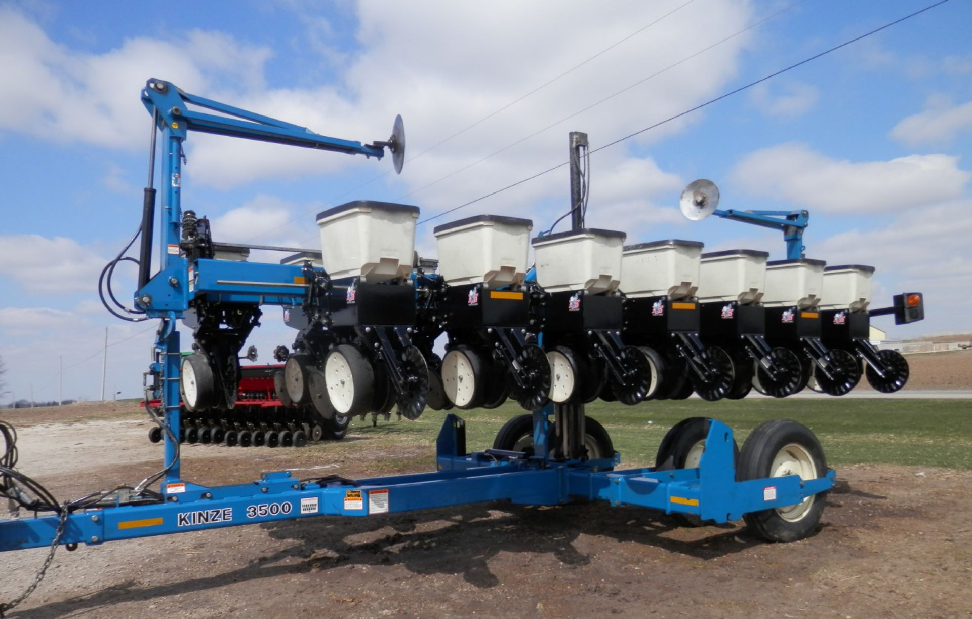 KINZE 3500 TWIN ROW EVOLUTION SERIES INTERPLANT 15R PLANTER