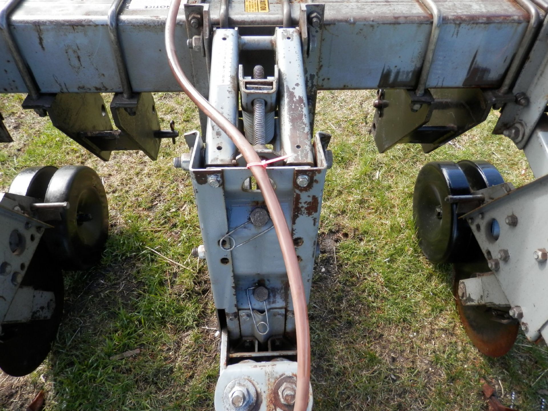 HINIKER 5000 SERIES HD 6R SAR ROW CROP CULTIVATOR - Image 7 of 8