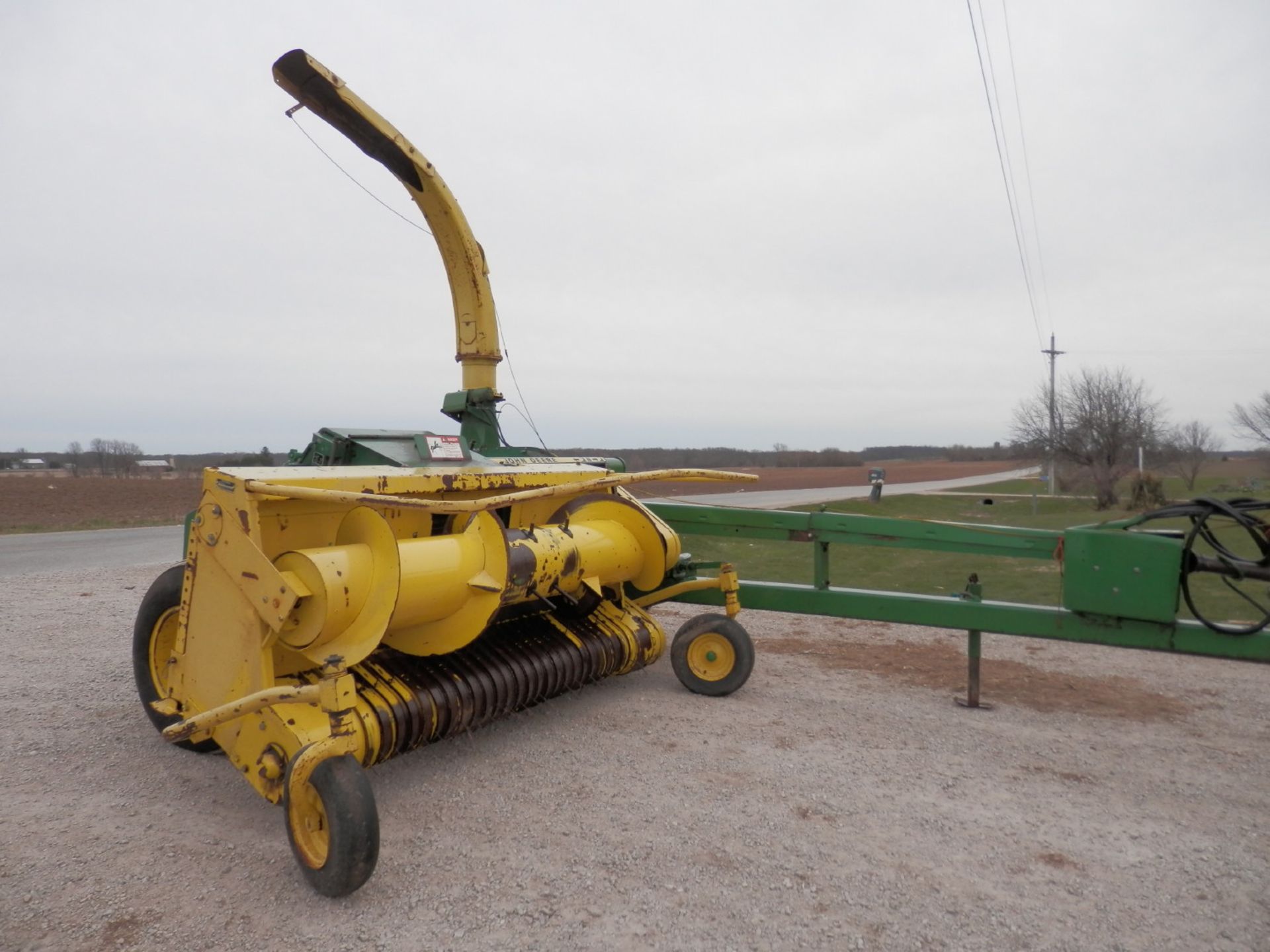 JD 3970 FORAGE CHOPPER