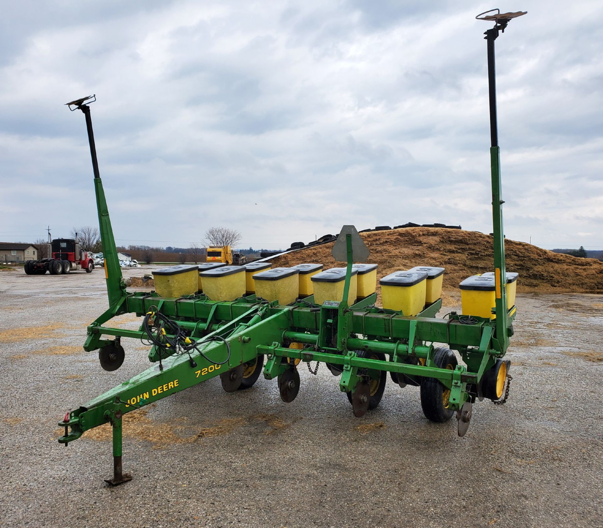 JOHN DEERE 7200 MAXEMERGE 6RN PLANTER