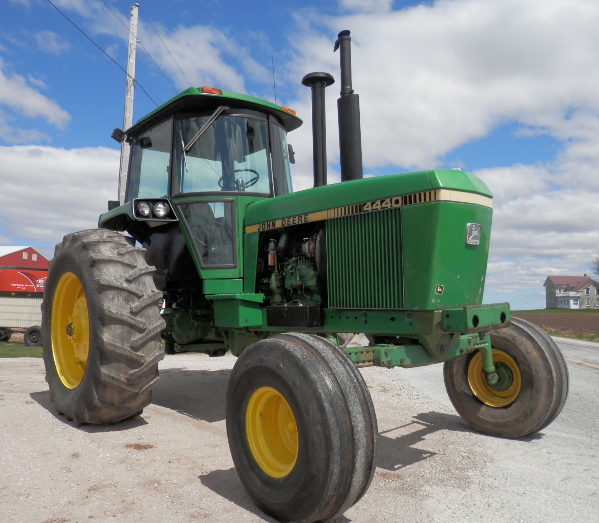 JOHN DEERE 4440 2WD TRACTOR - Image 5 of 12