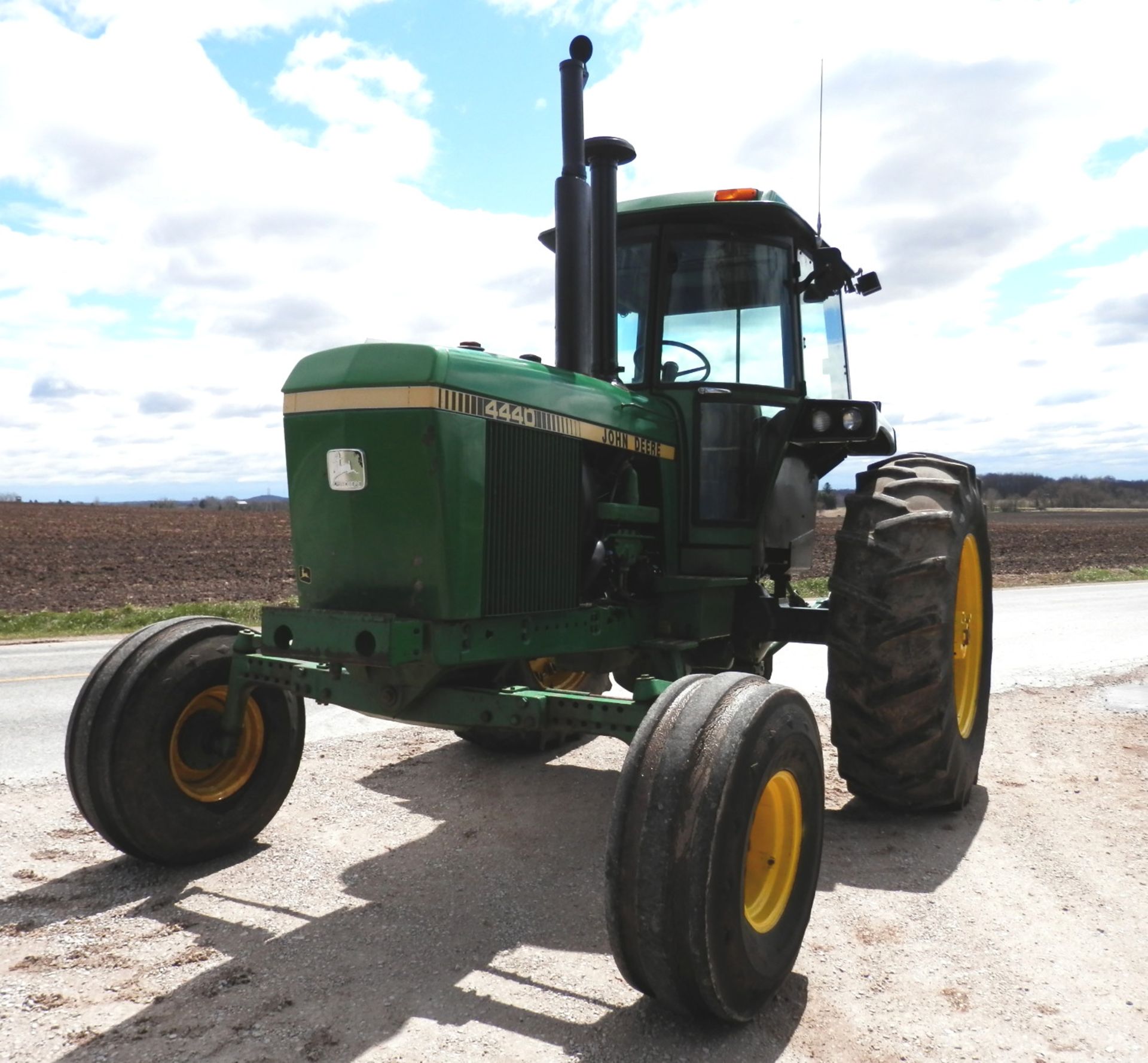 JOHN DEERE 4440 2WD TRACTOR - Image 2 of 12