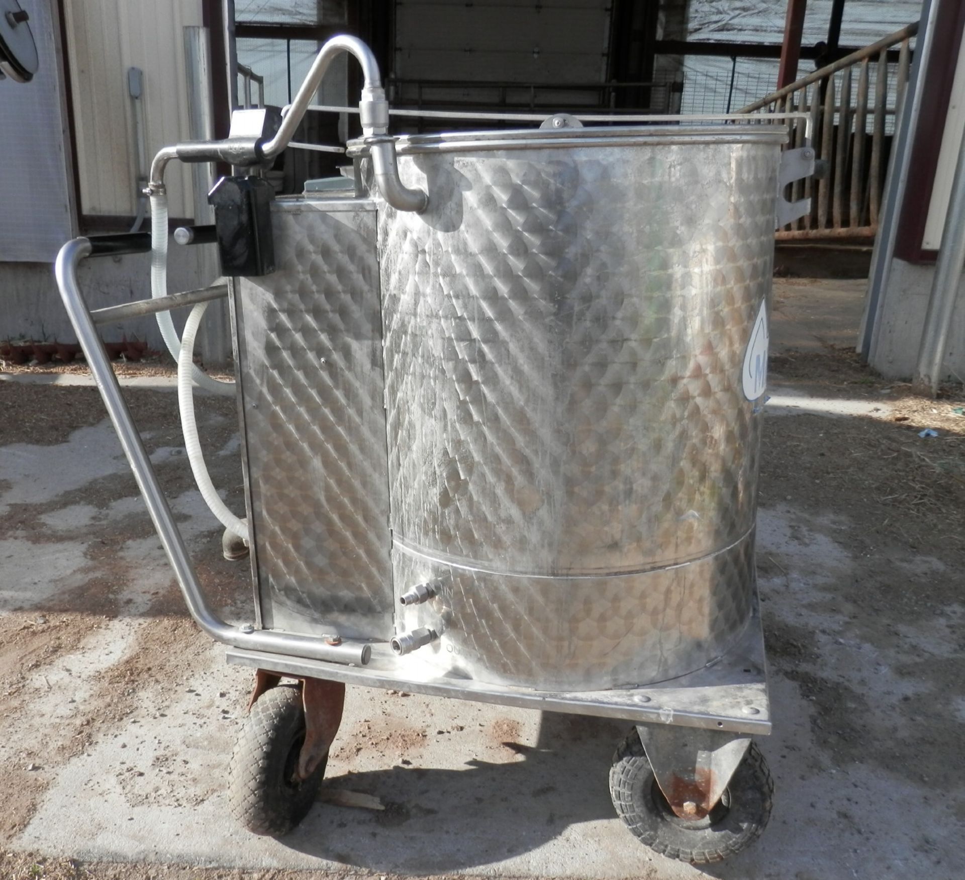 HOME & LAUE MILCH TAXI 60 GAL. MILK DELIVERY SYSTEM - Image 2 of 7