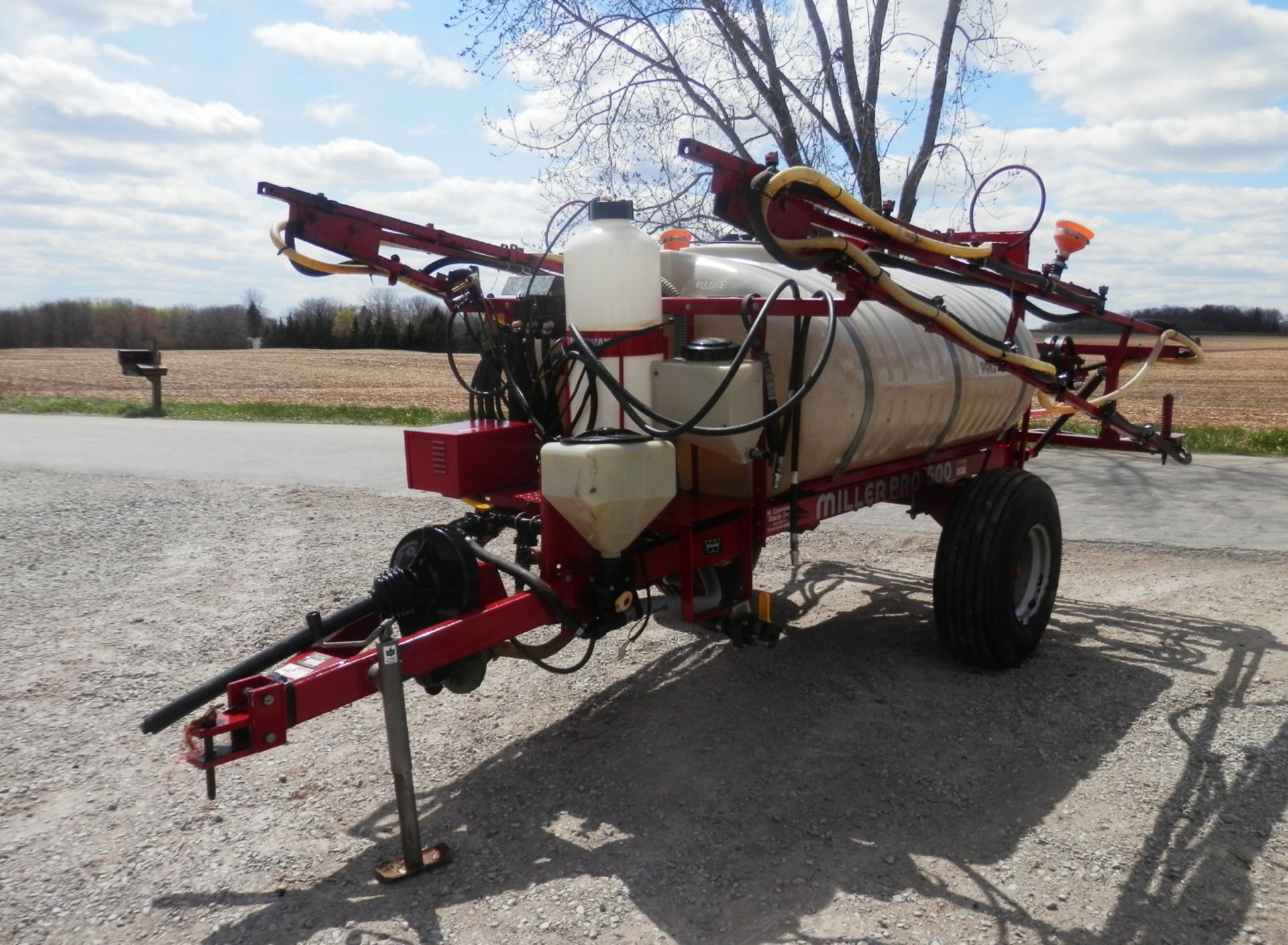 MILLER PRO 500 FIELD SPRAYER - Image 2 of 10