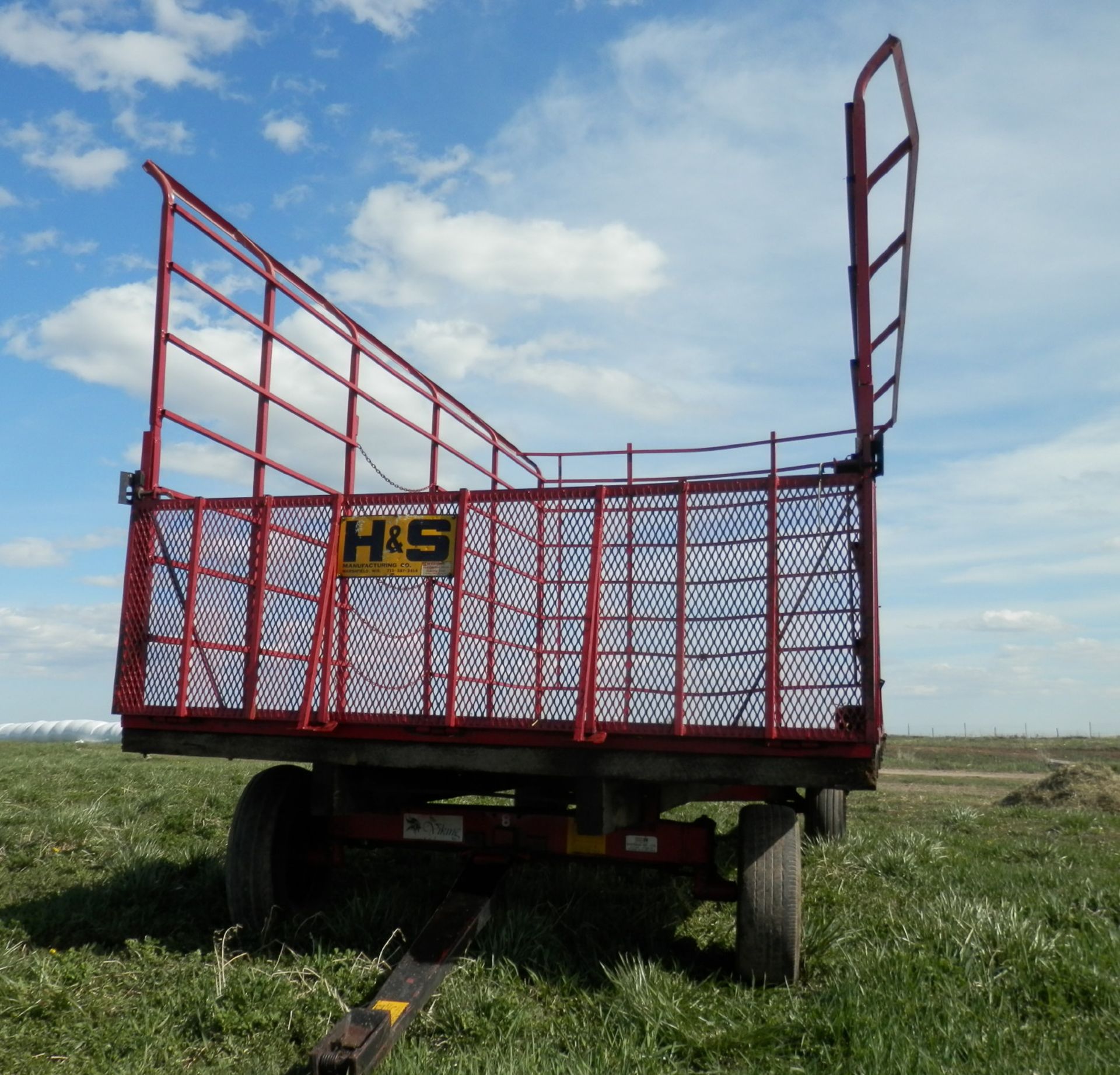 (2) H&S 9x18' STEEL SIDE KICK BALE WAGONS (SELLING CHOICE 7a & 7b) - Image 4 of 7