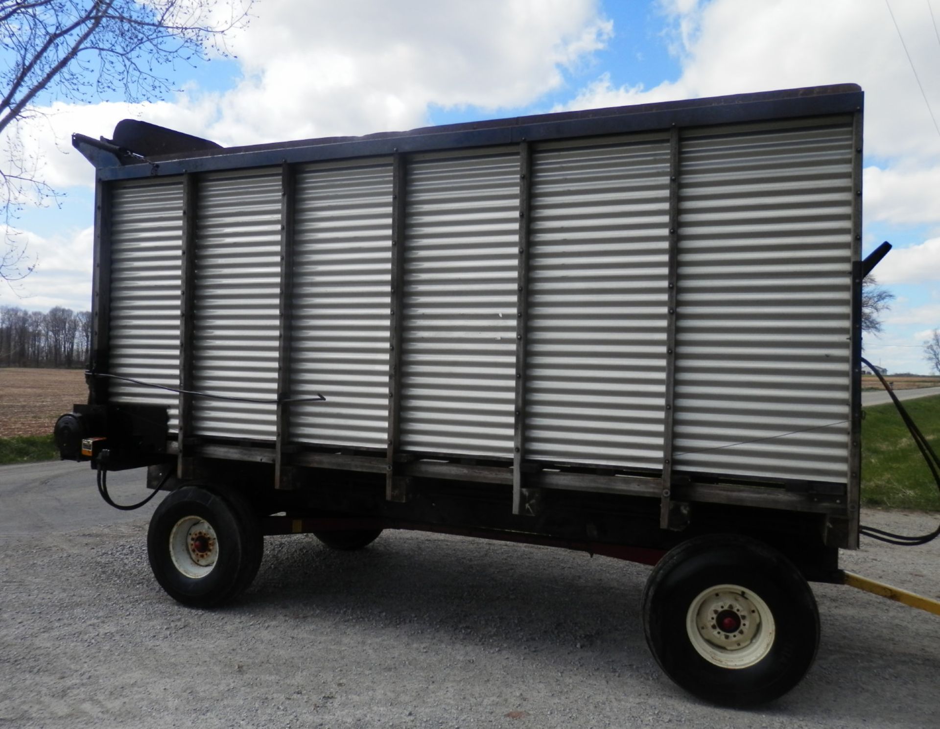 GRUETT 16' Rear Unload Forage Wagon - Image 2 of 8