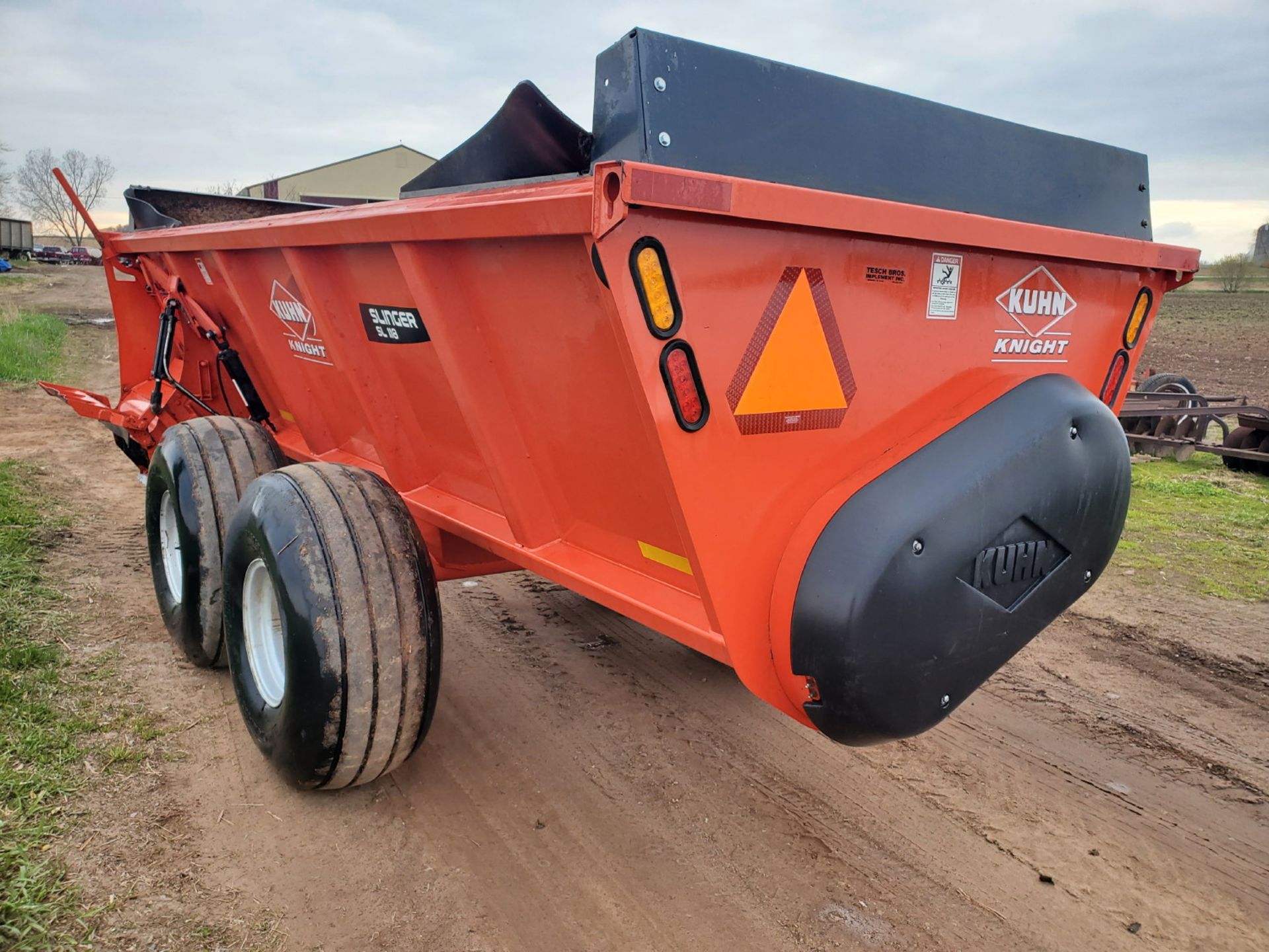 KUHN KNIGHT SLINGER SL118 MANURE SPREADER - Image 6 of 8