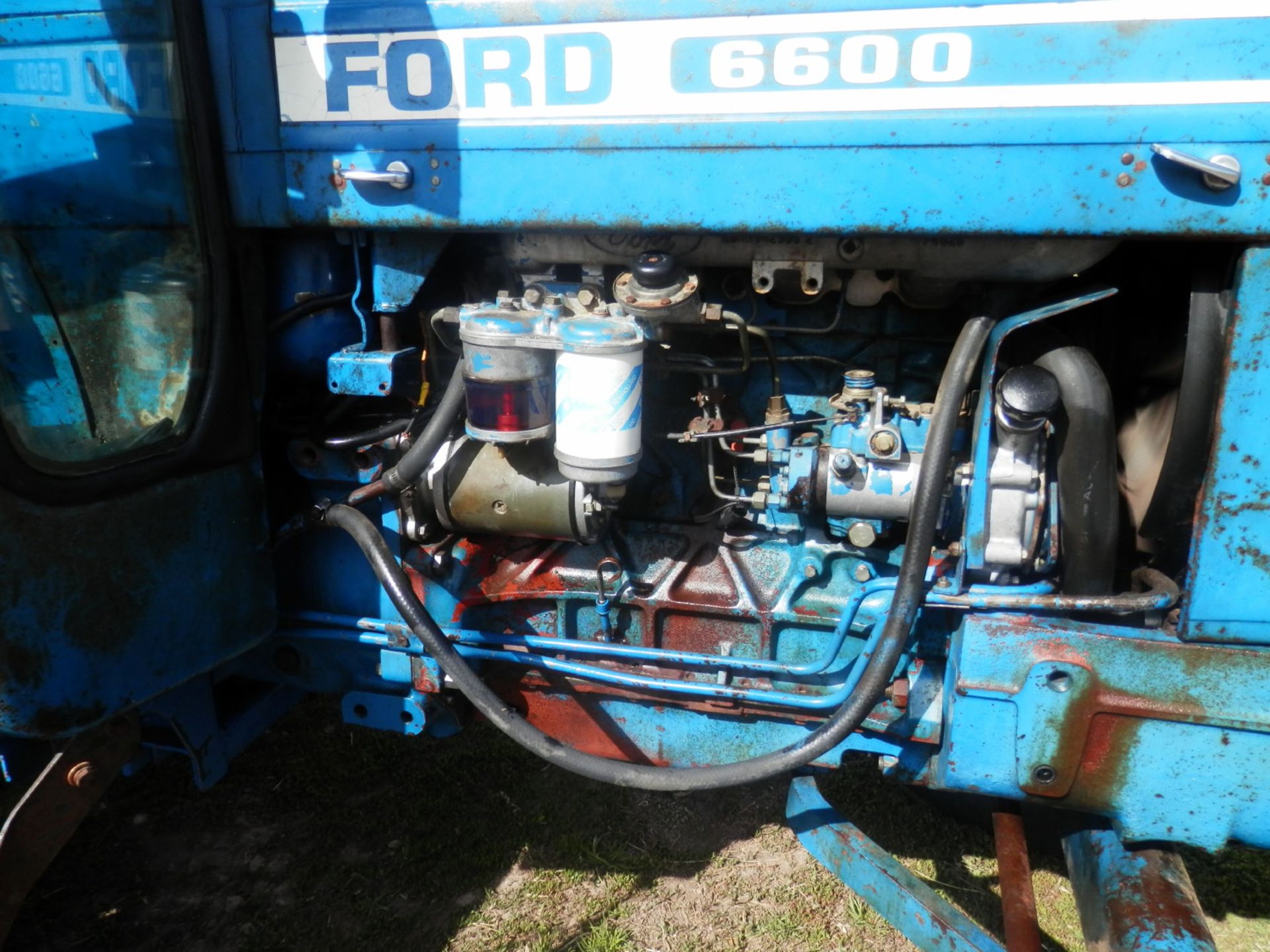 FORD 6600 DIESEL CAB TRACTOR - Image 12 of 16