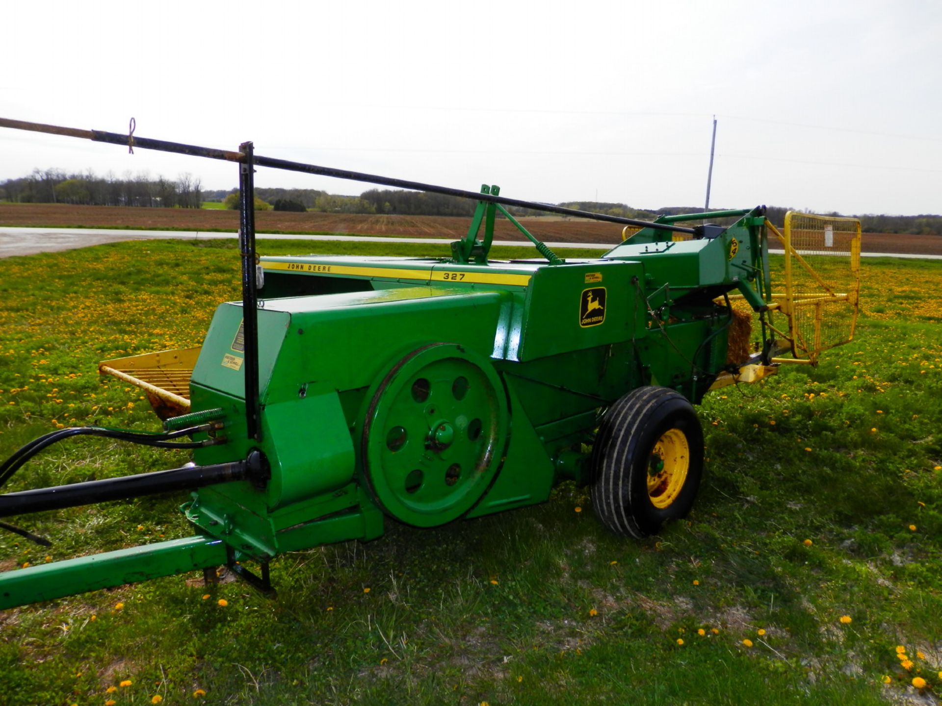 JOHN DEERE 327 BALER - Image 4 of 10