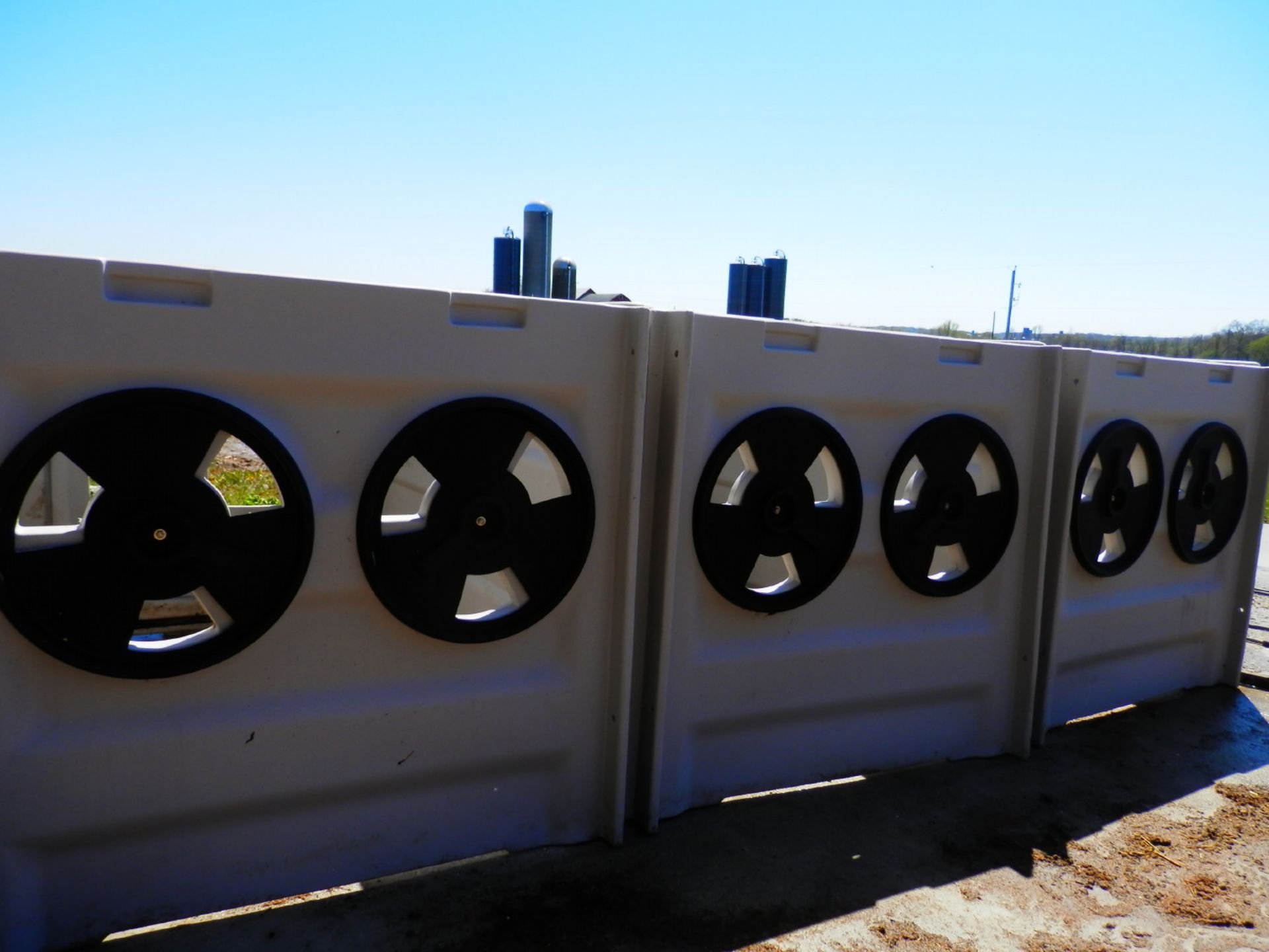 AGRI PLASTIC INDIVIDUAL CALF PEN UNIT - Image 3 of 7