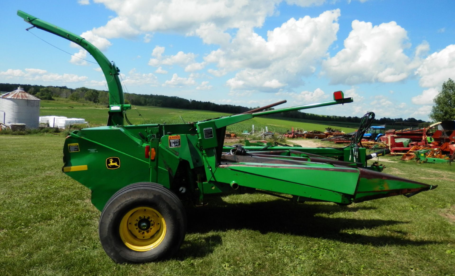 JOHN DEERE 3975 FORAGE CHOPPER W/PROCESSOR - Image 5 of 7