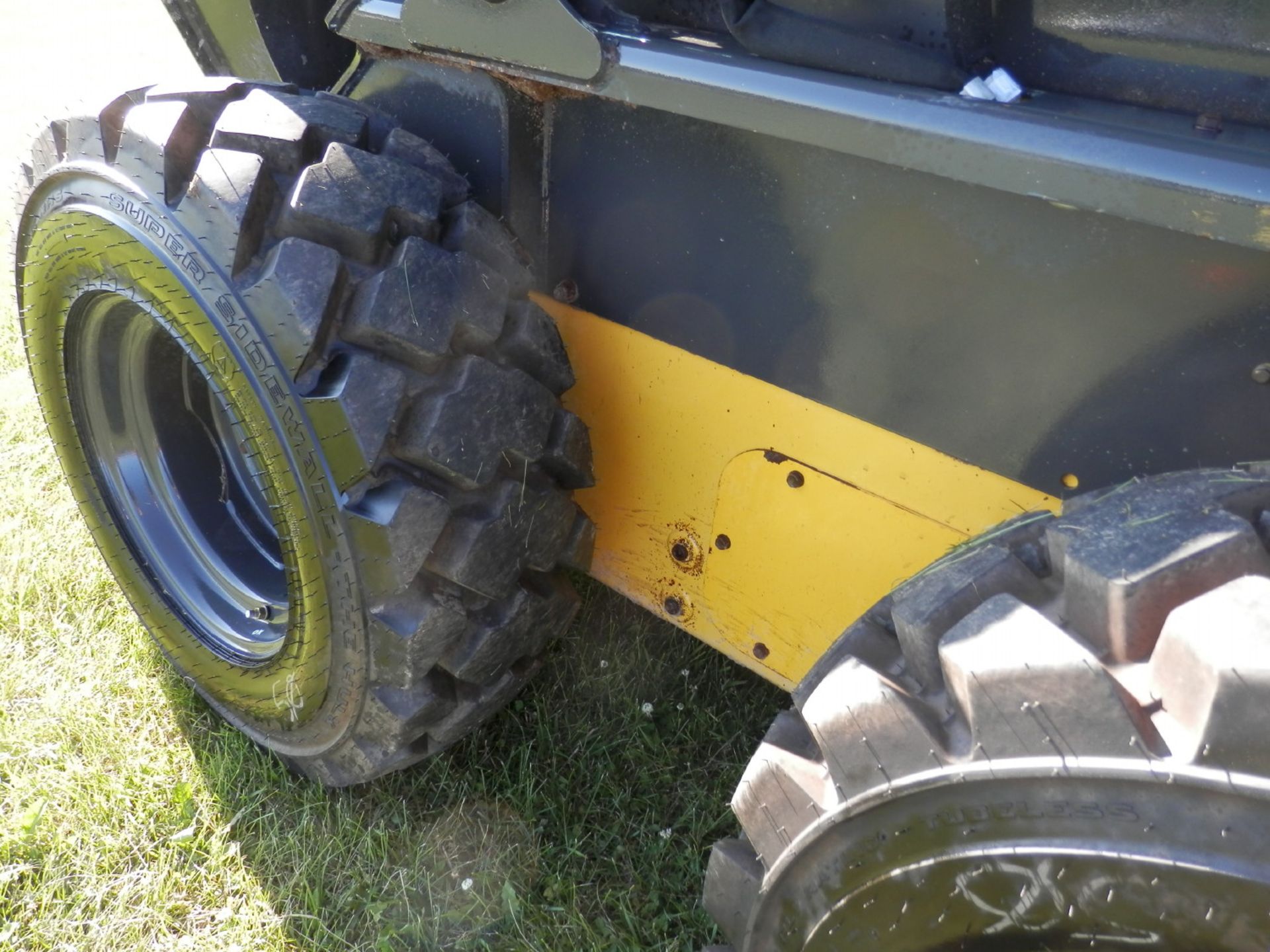 CNH L218 SKID STEER - Image 5 of 9