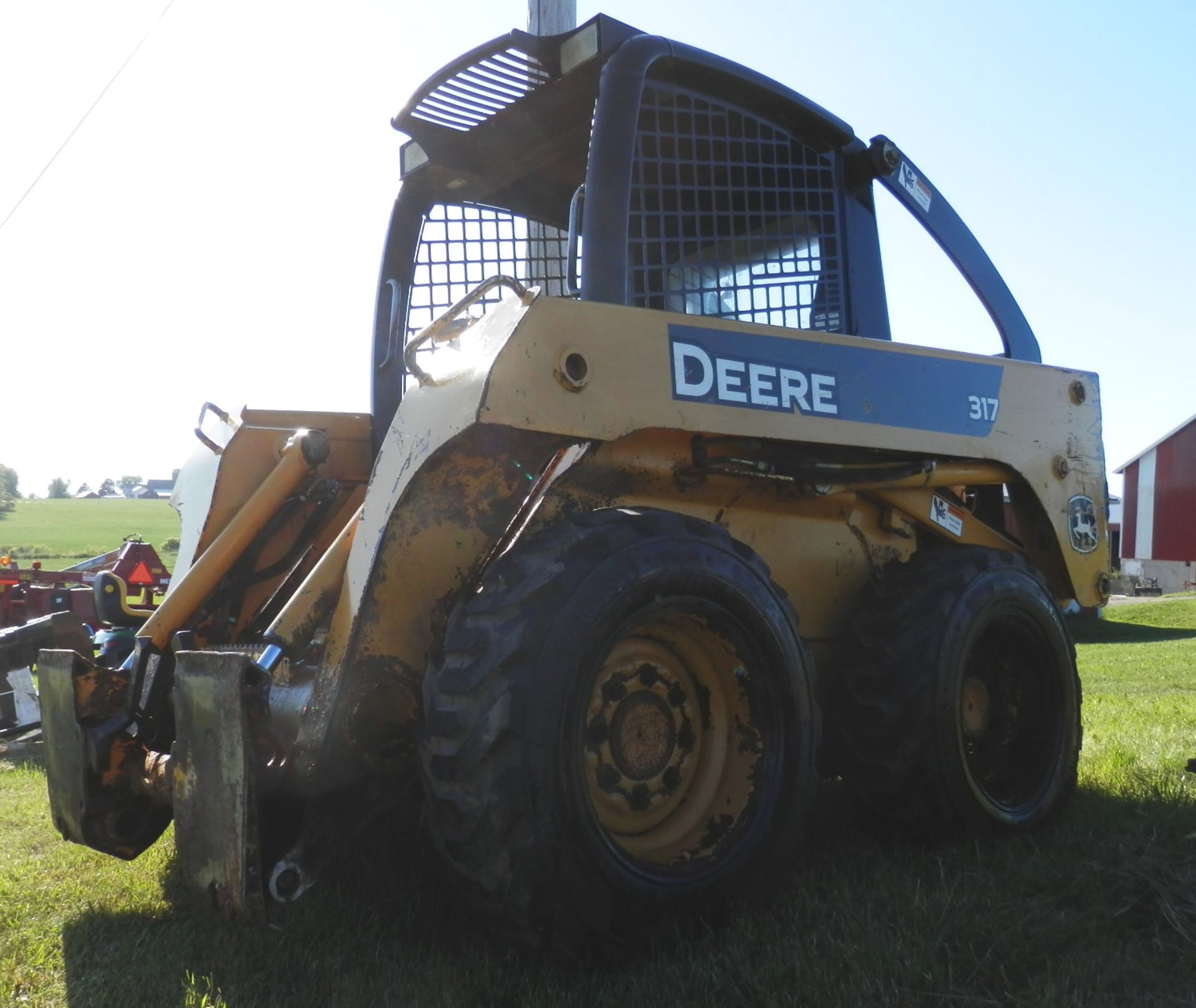 JOHN DEERE 317 SKID STEER - Image 4 of 7