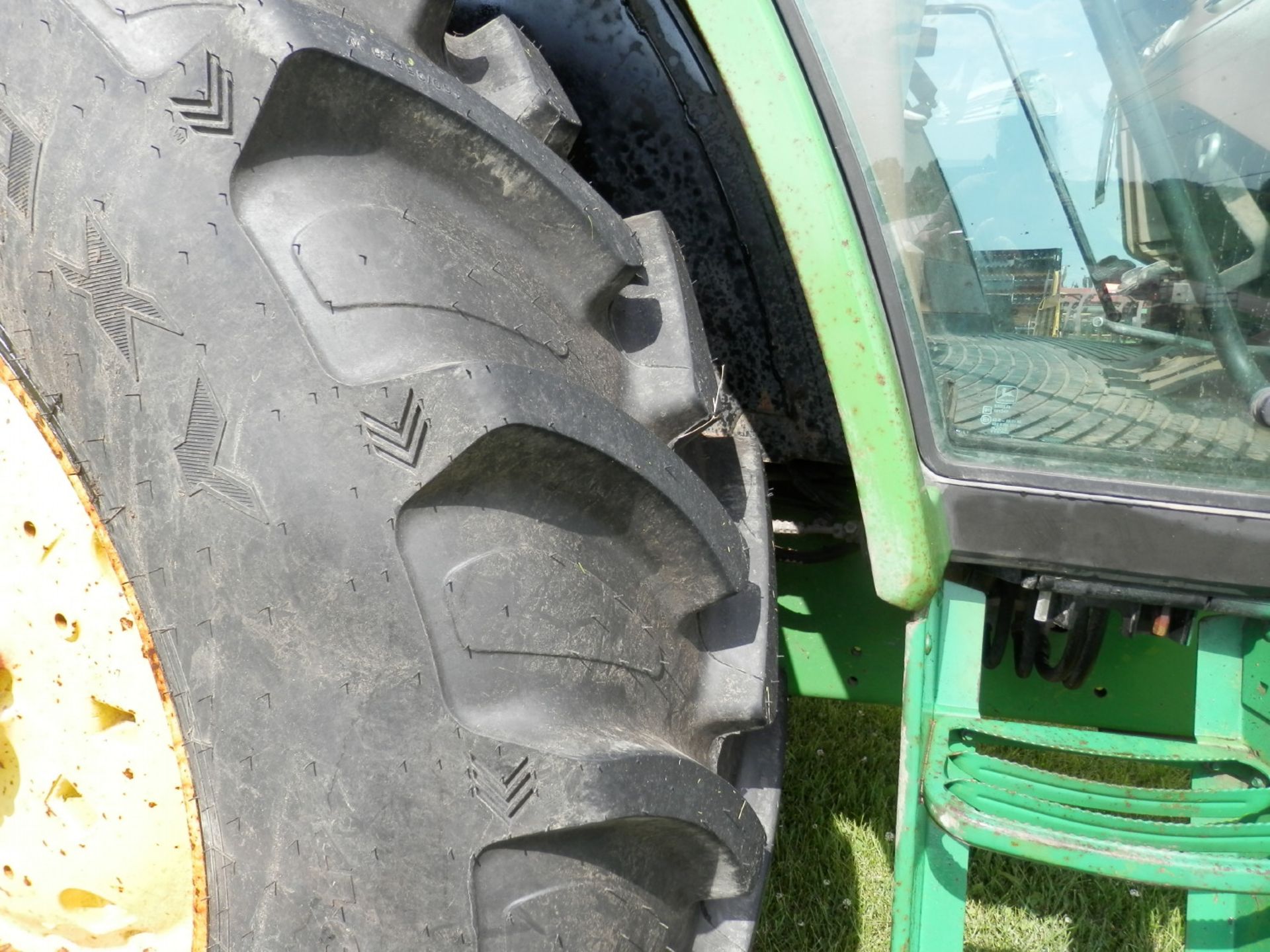 JOHN DEERE 6400 2WD TRACTOR - Image 6 of 9