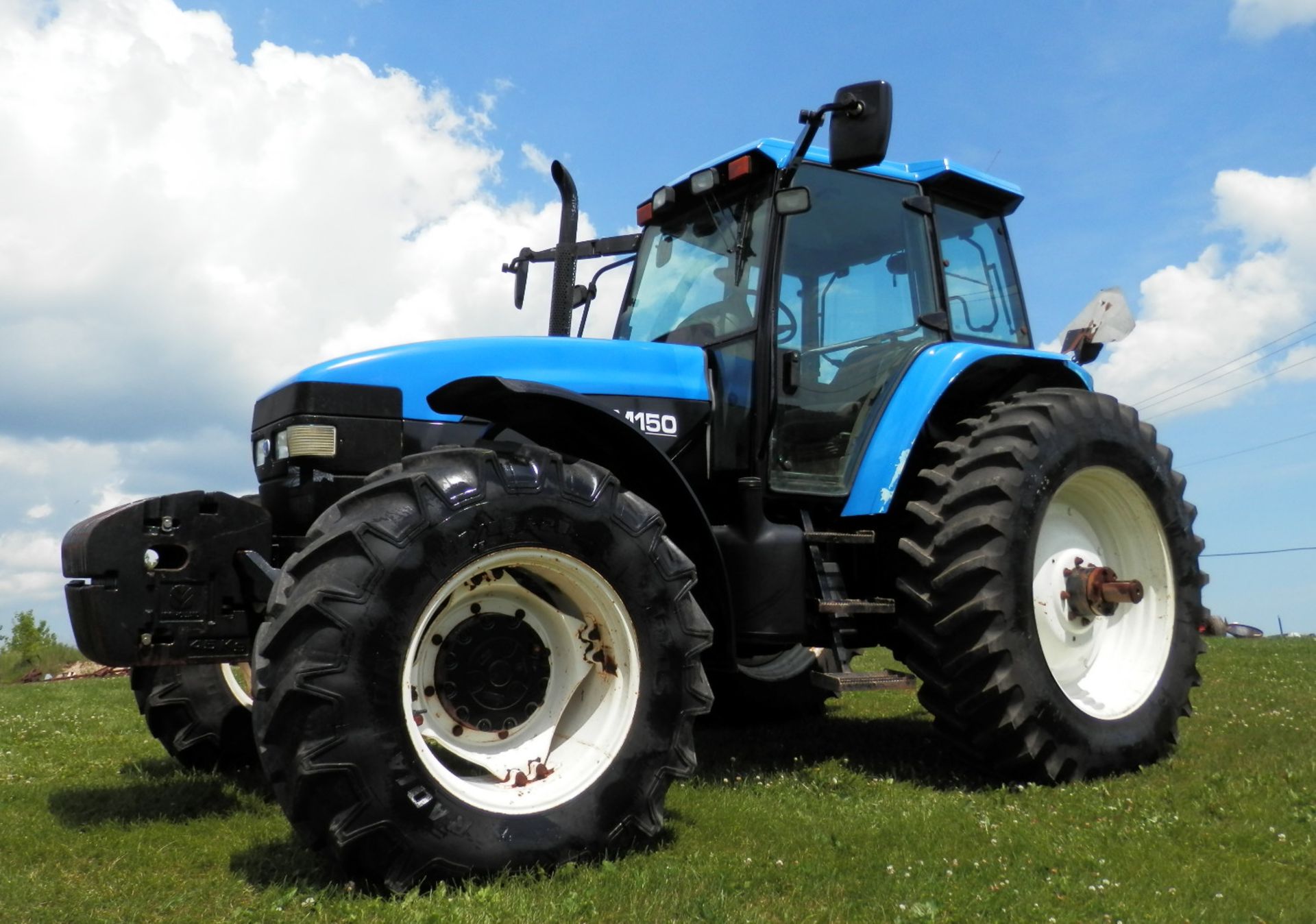 NEW HOLLAND TM10 MFWD TRACTOR