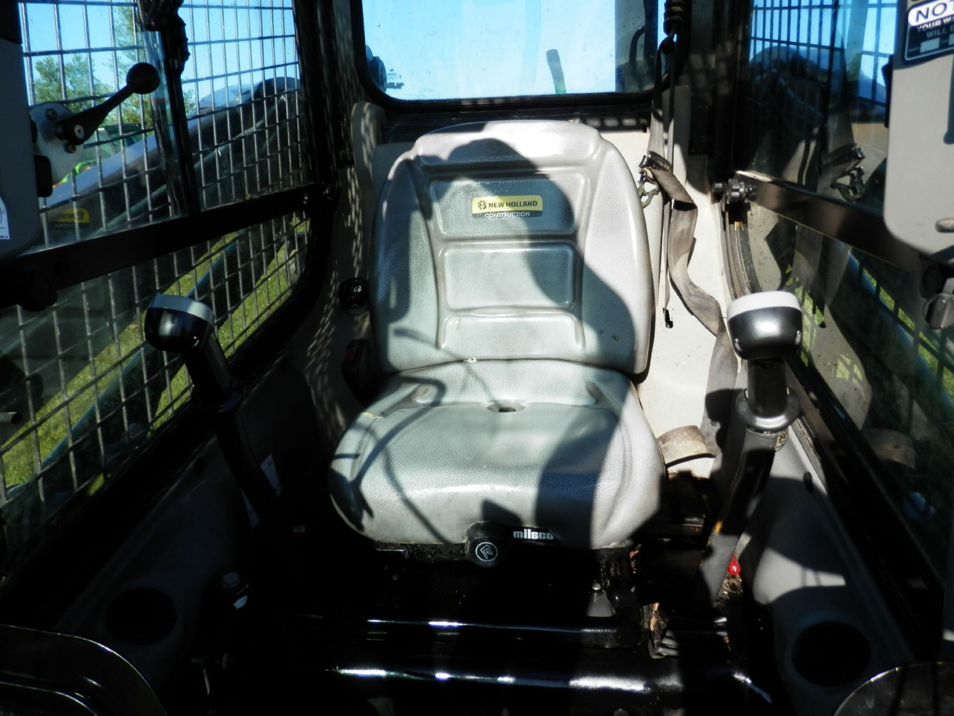 CNH L218 SKID STEER - Image 7 of 9